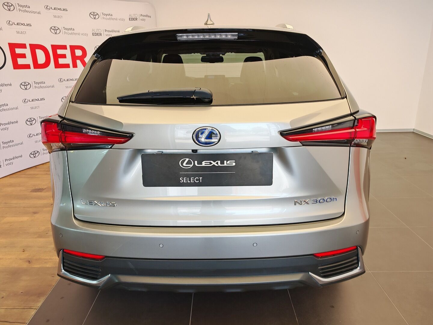 Lexus NX 300h, 2.5 300h 145kW 4WD Best - fotka 5