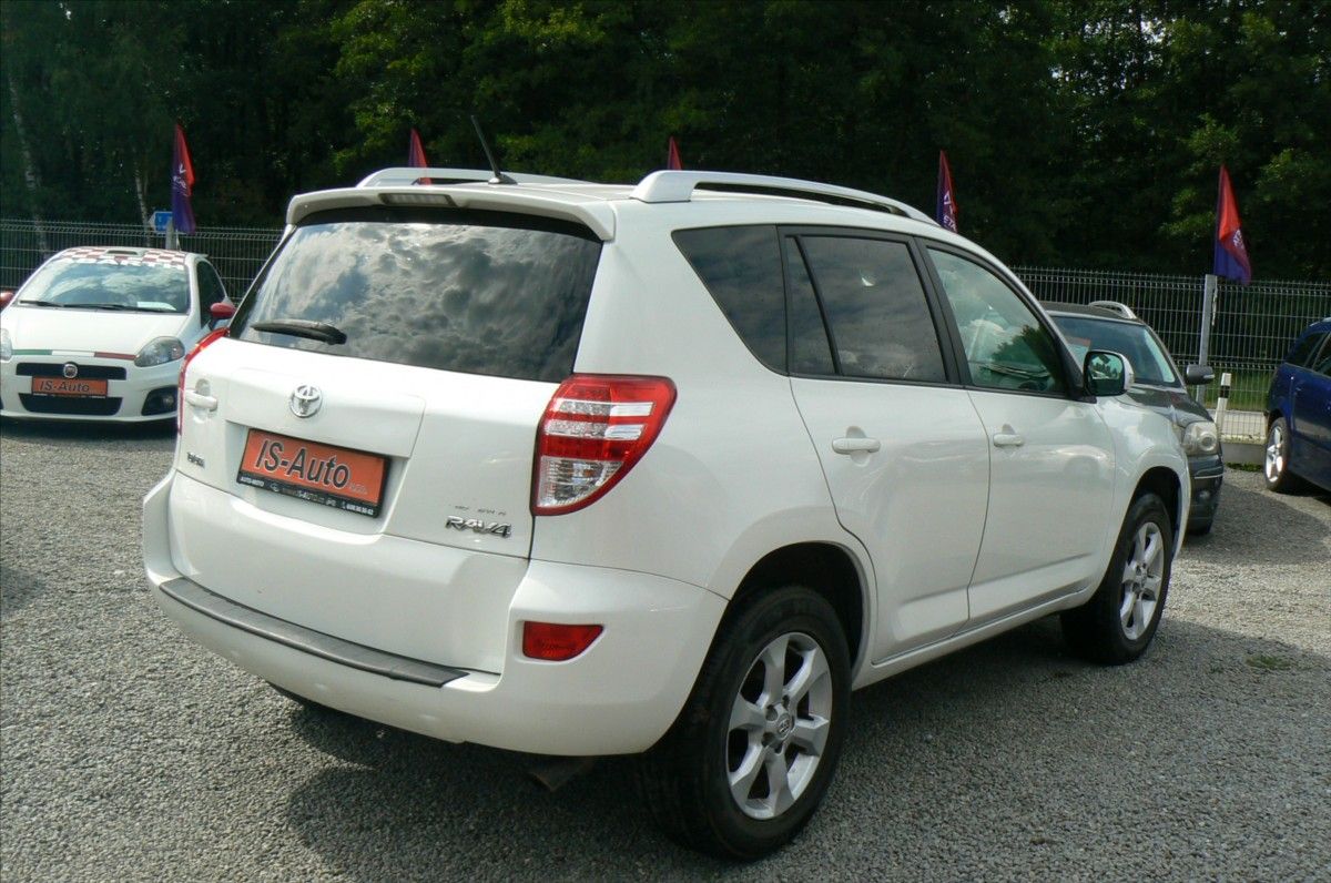Toyota Rav4, 2,2 CRDi 4x4 - fotka 4
