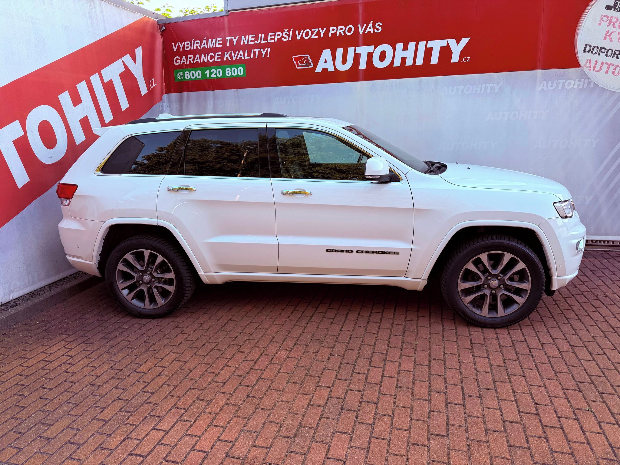 Jeep Grand Cherokee, 3.0D V6 4x4 aut., H&K, Tažné - fotka 6