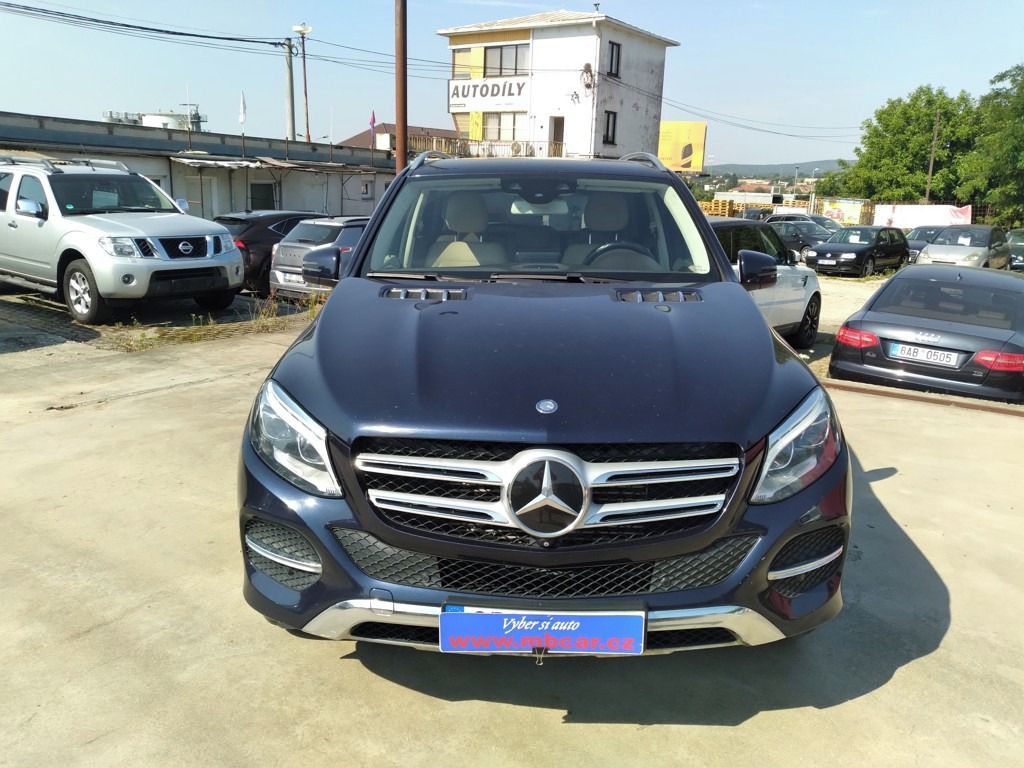 Mercedes-Benz GLE, 350 D 4 MATIC KŮŽE,DPH,AUTOMAT - fotka 2