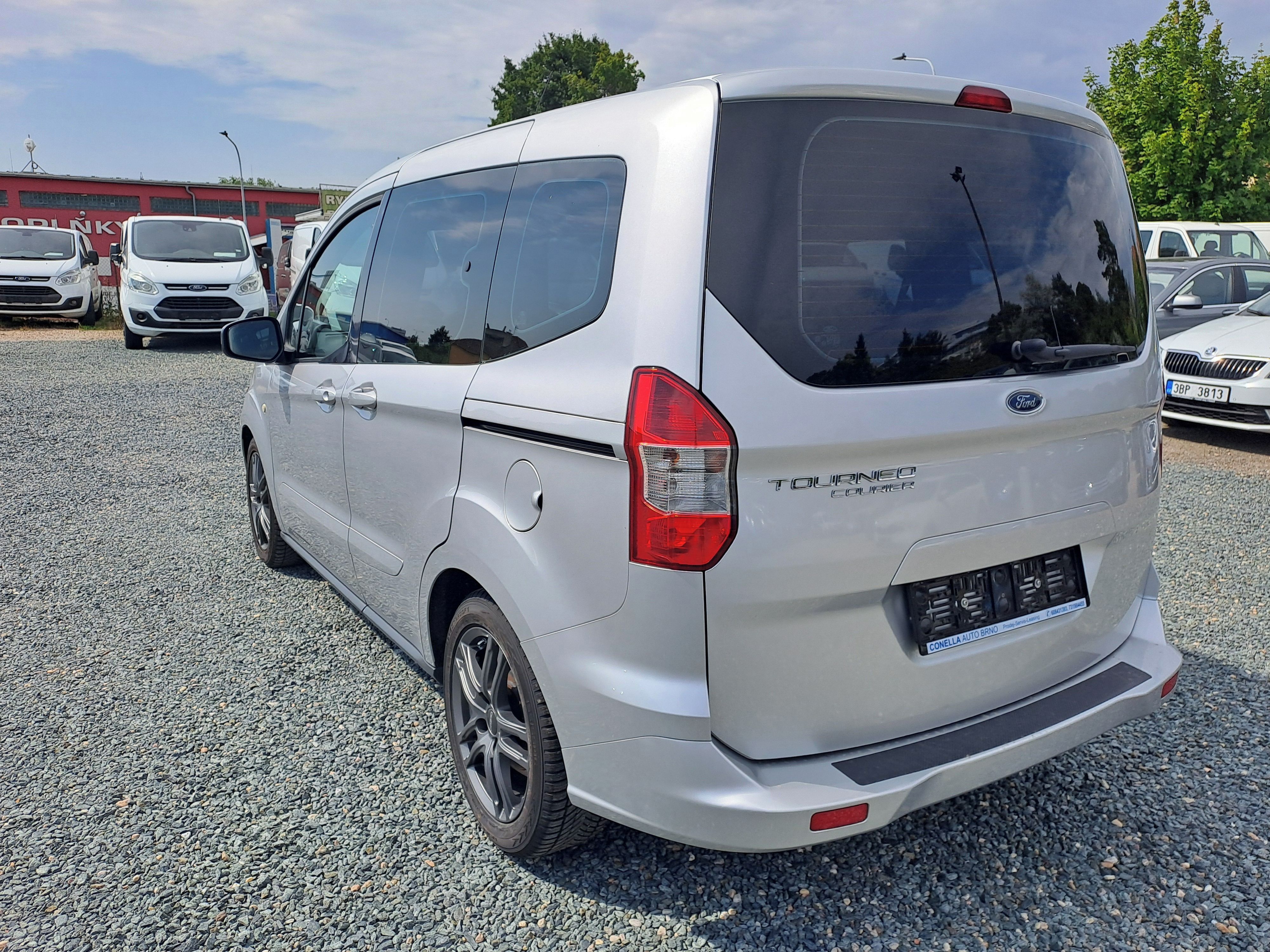 Ford Tourneo Courier, 1.5 TDCi Cool - fotka 4