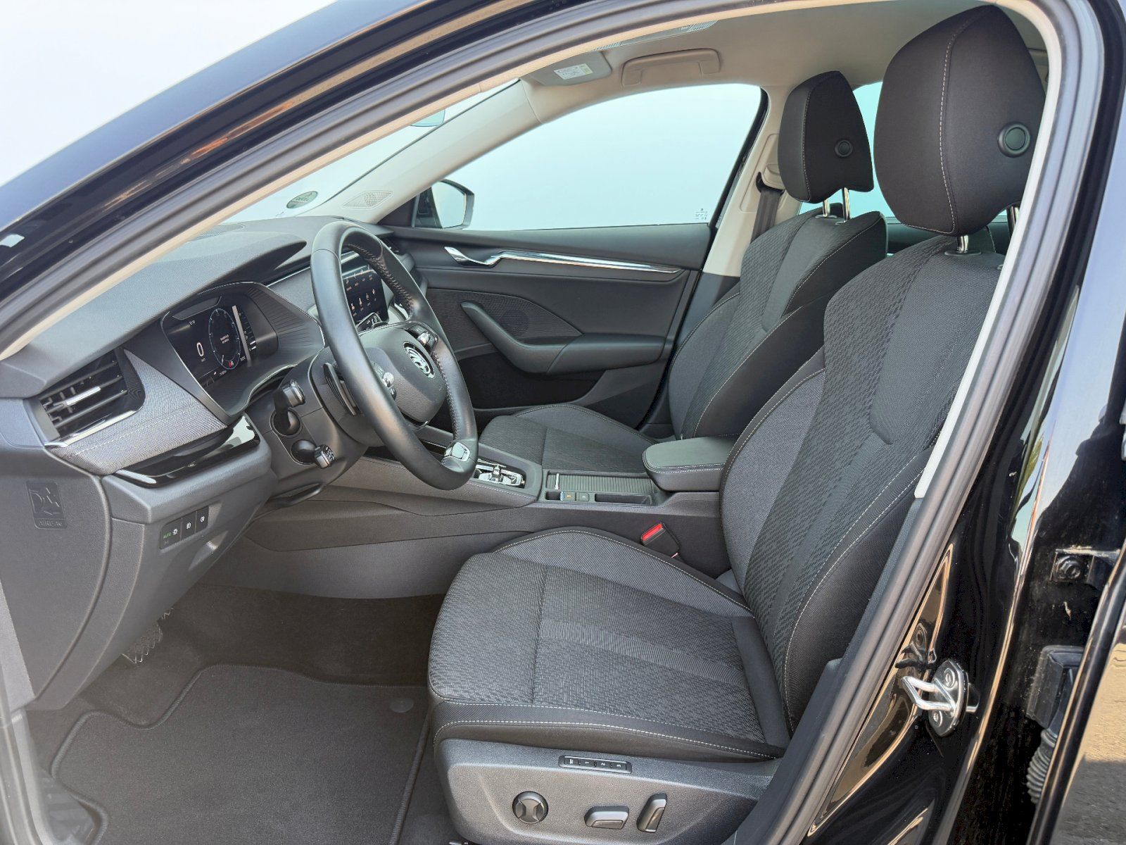 Škoda Octavia, 2.0 TDI 110kW DSG Style Plus P - fotka 5