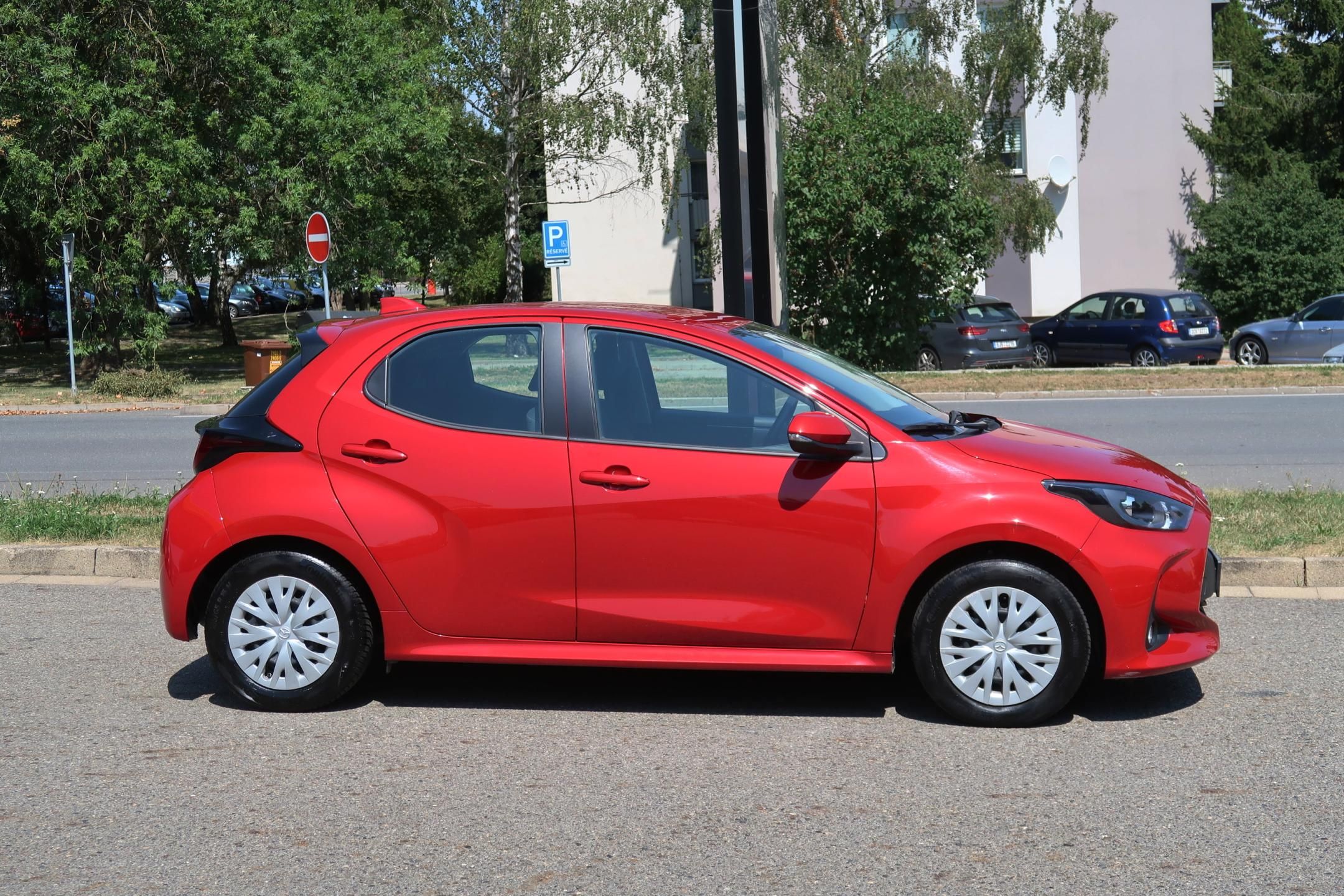 Mazda 2 Hybrid, 1,5 VVT-i 116k Pure Plus,záruk - fotka 4
