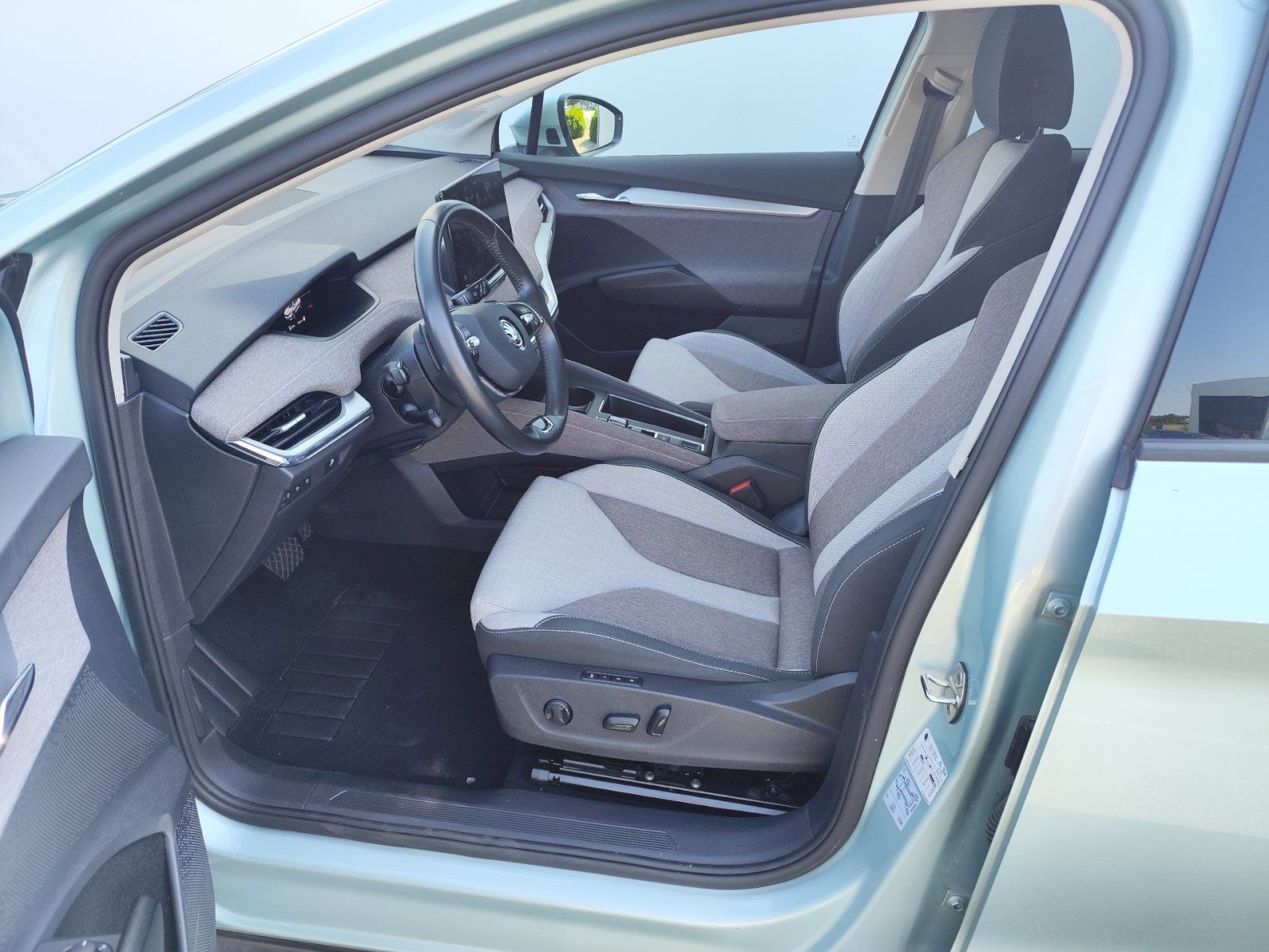 Škoda Enyaq iV, 62 kWh Loft - fotka 6