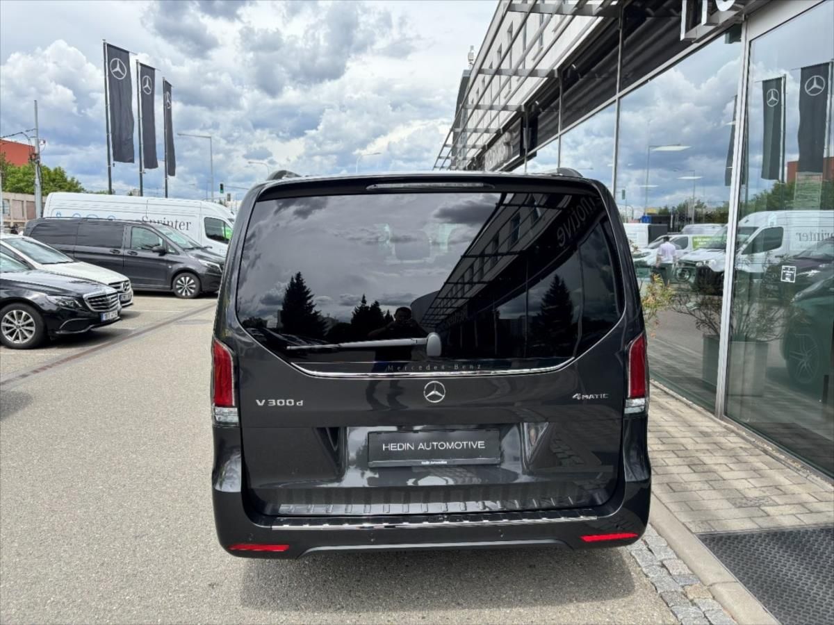 Mercedes-Benz Třídy V, 2,0 300 d / Exclusive / L / 4M - fotka 3