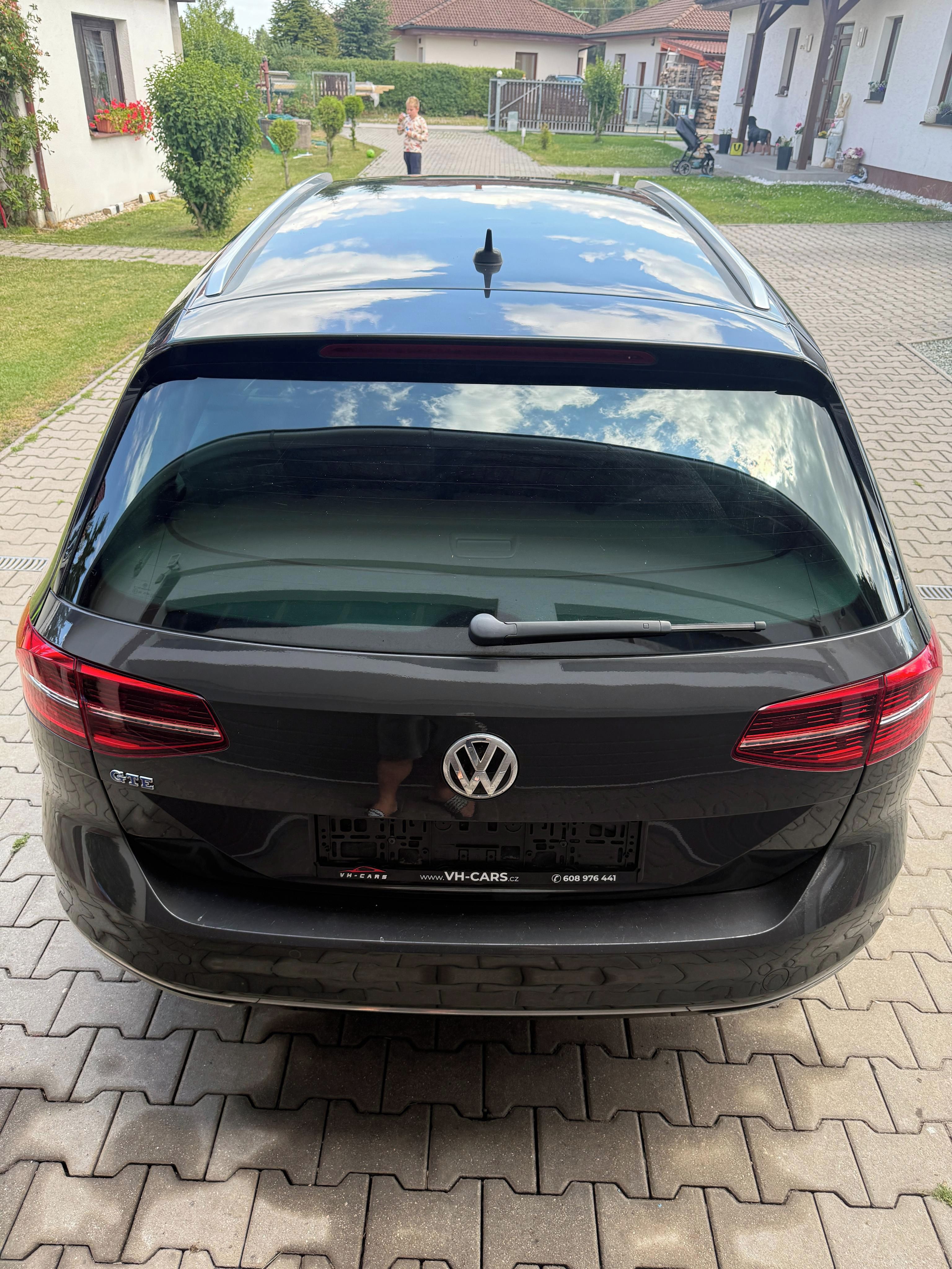 Volkswagen Passat, GTE - fotka 5