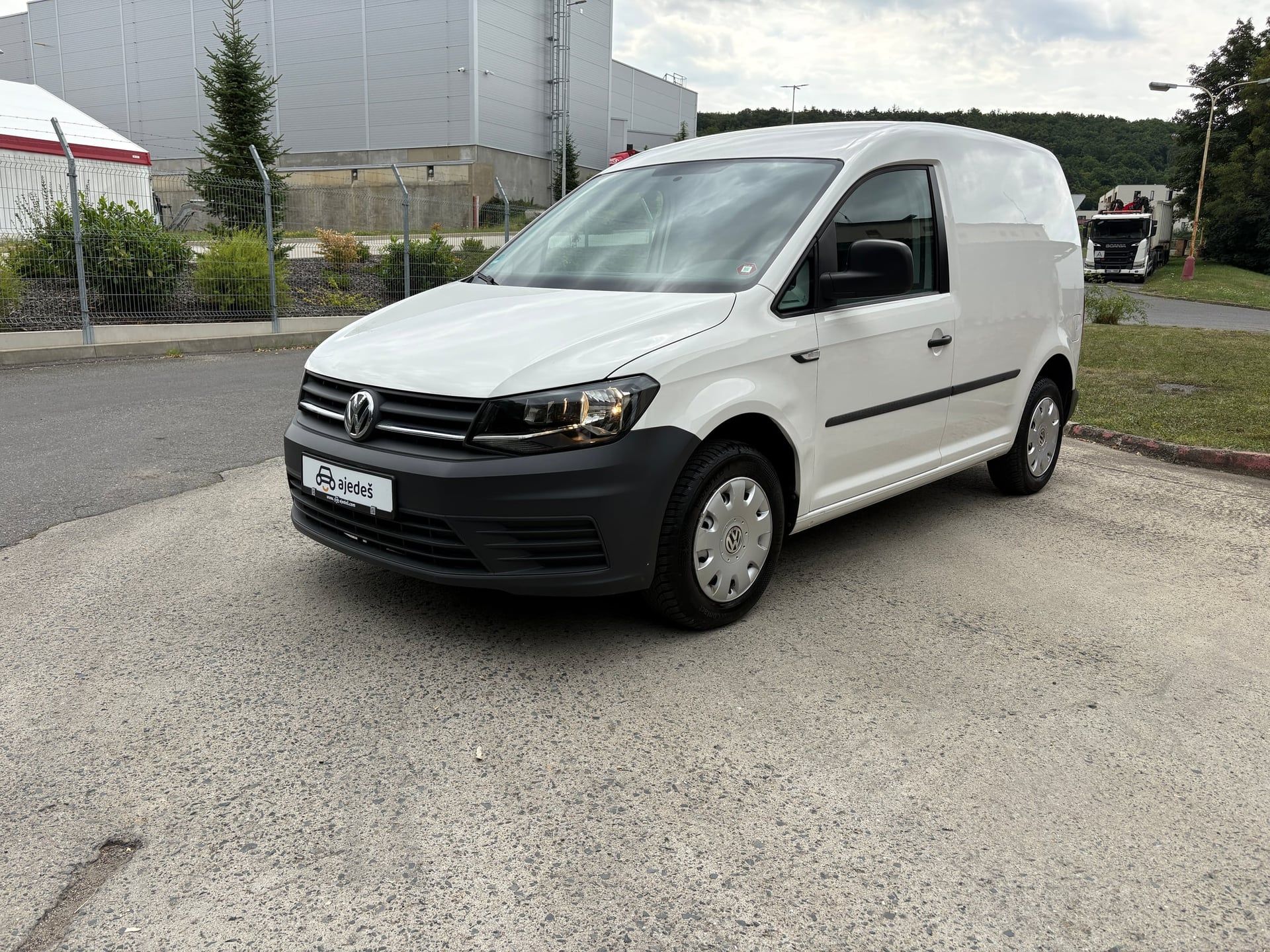 Volkswagen Caddy, 2.0 TDI/servis/ČR-1.maj./tažné - fotka 2