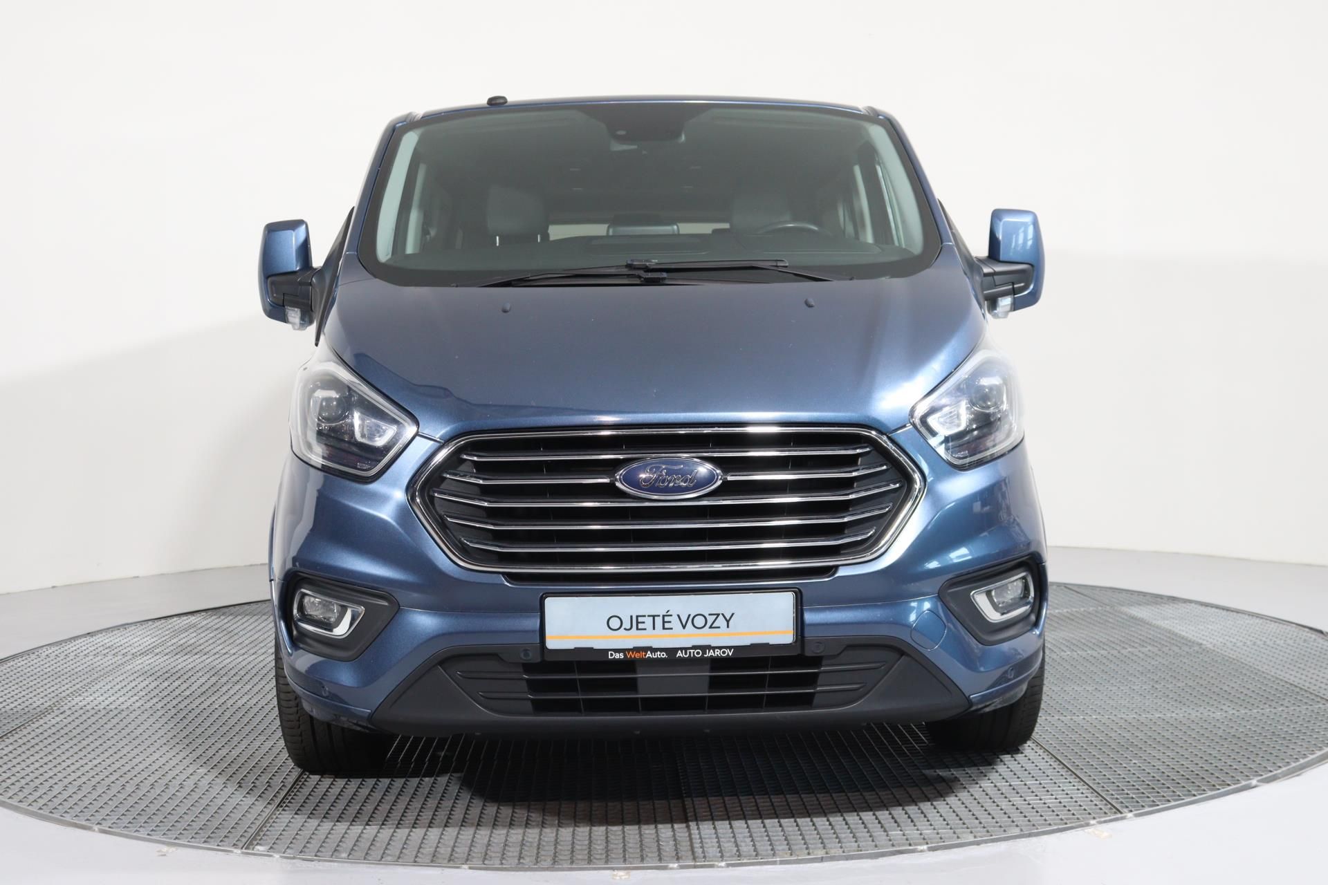 Ford Tourneo Custom, 2,0 TDCi 96 kW-8 MÍST/ TAŽNÉ Z - fotka 4