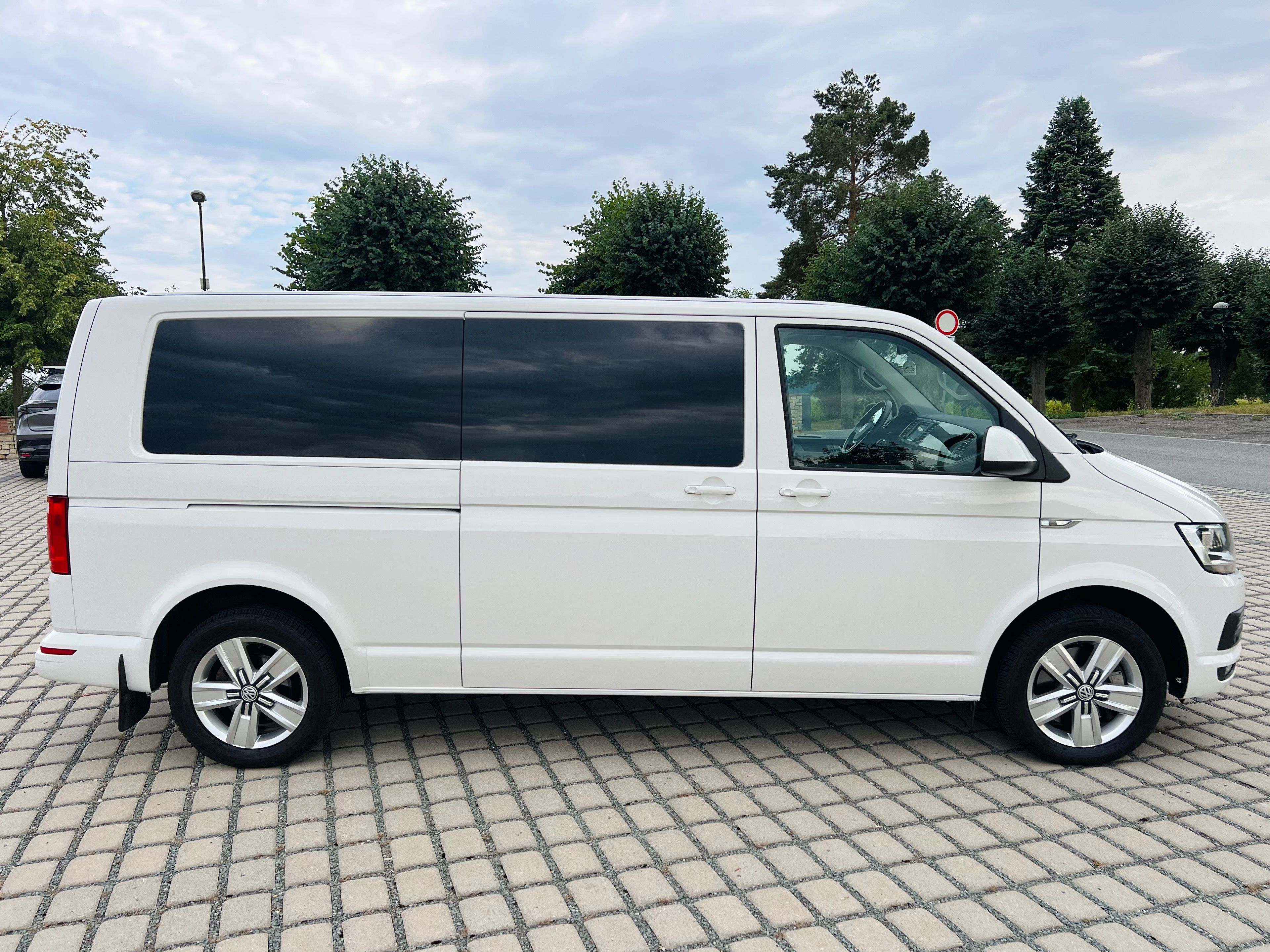 Volkswagen Multivan, LONG T6, DSG, COMFORTLINE - fotka 4
