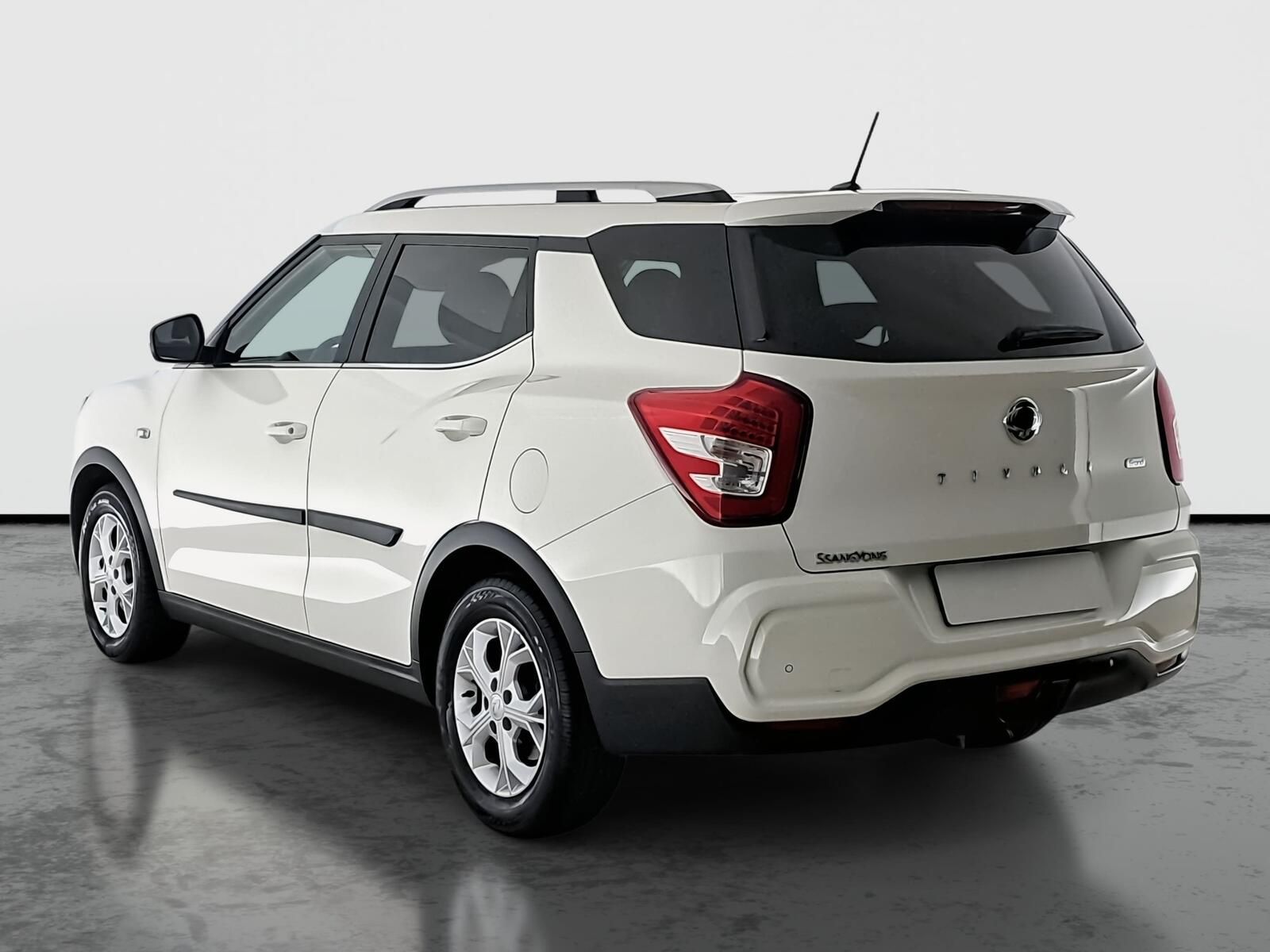 SsangYong Tivoli, 1.5 T-GDI, Automat, ČR,1.maj - fotka 4