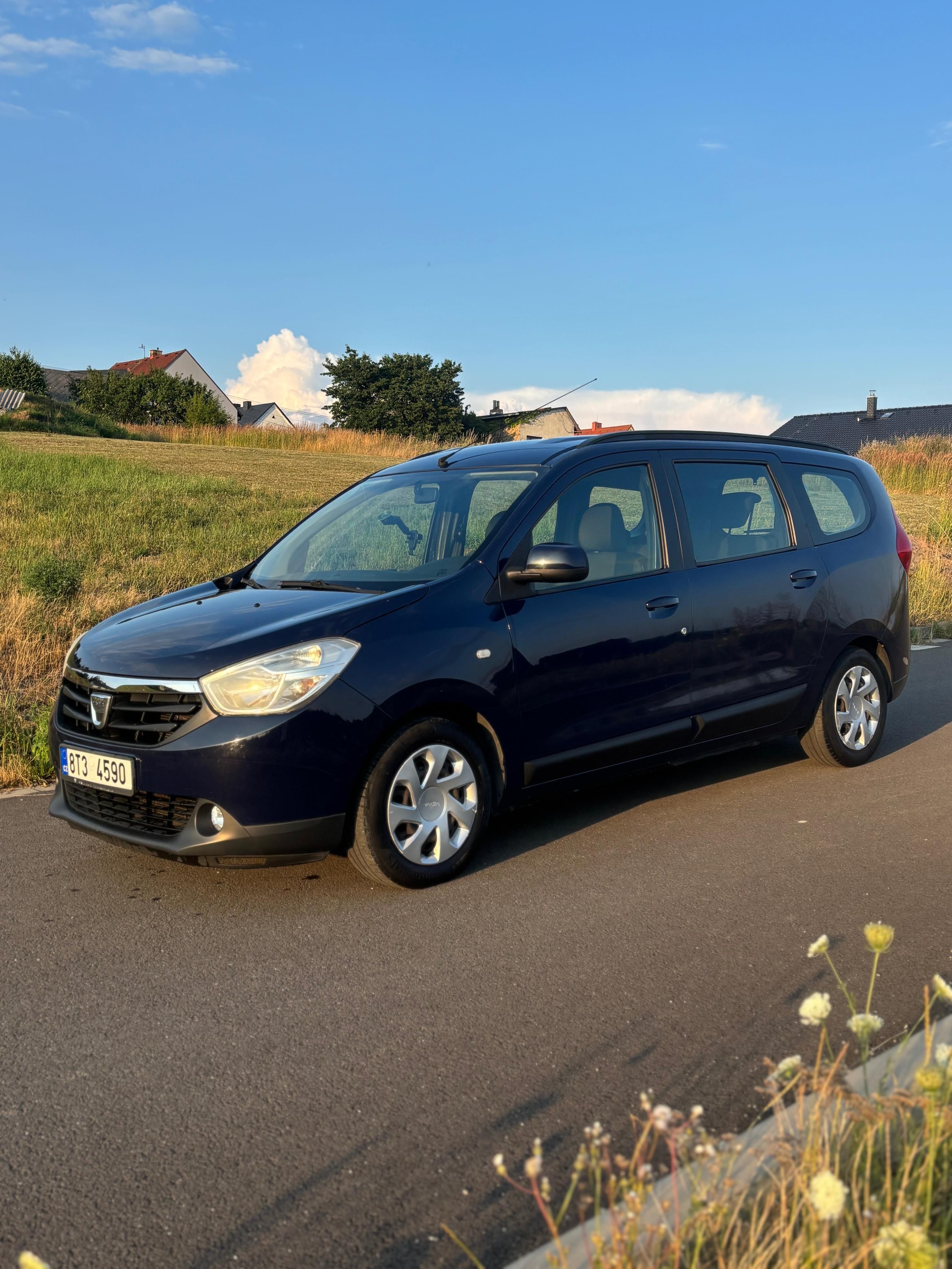Dacia Lodgy, 1.6i, 1.maj.,nové ČR, servis - fotka 3