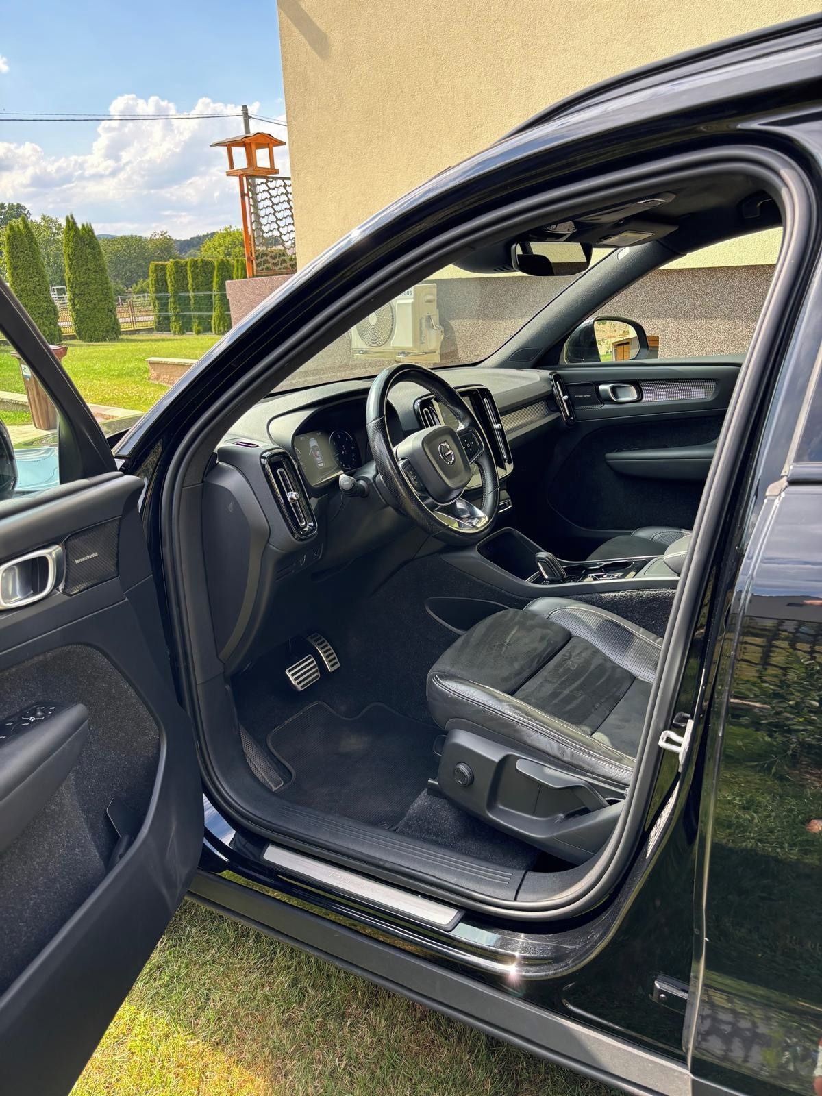 Volvo XC40, Volvo XC40 D4 AWD R-Design | 1 - fotka 3