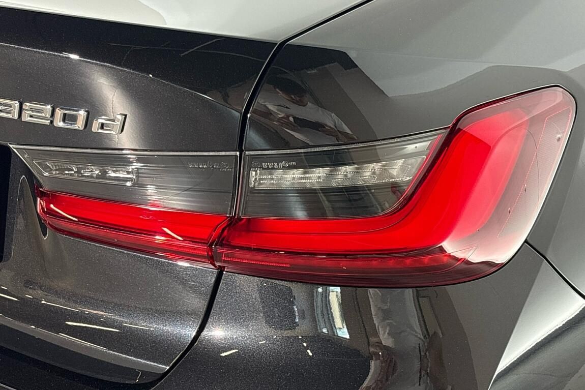 BMW Řada 3, 320d xDrive - fotka 5