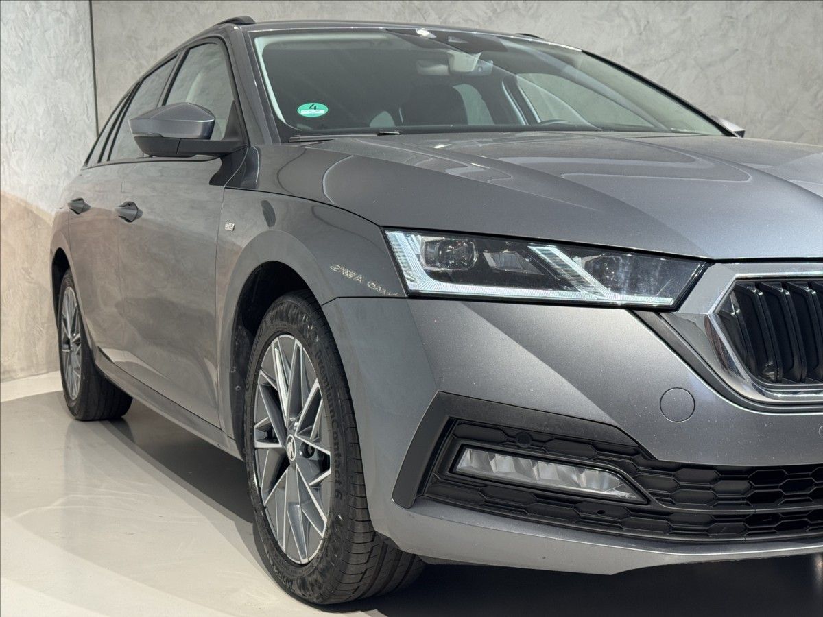 Škoda Octavia, 2,0 TDi  DSG Tour Virtual LED - fotka 5