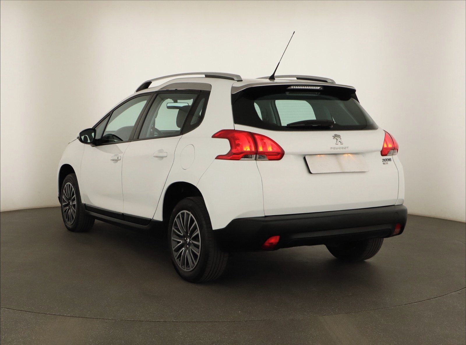 Peugeot 2008, 1.2 PureTech - fotka 4
