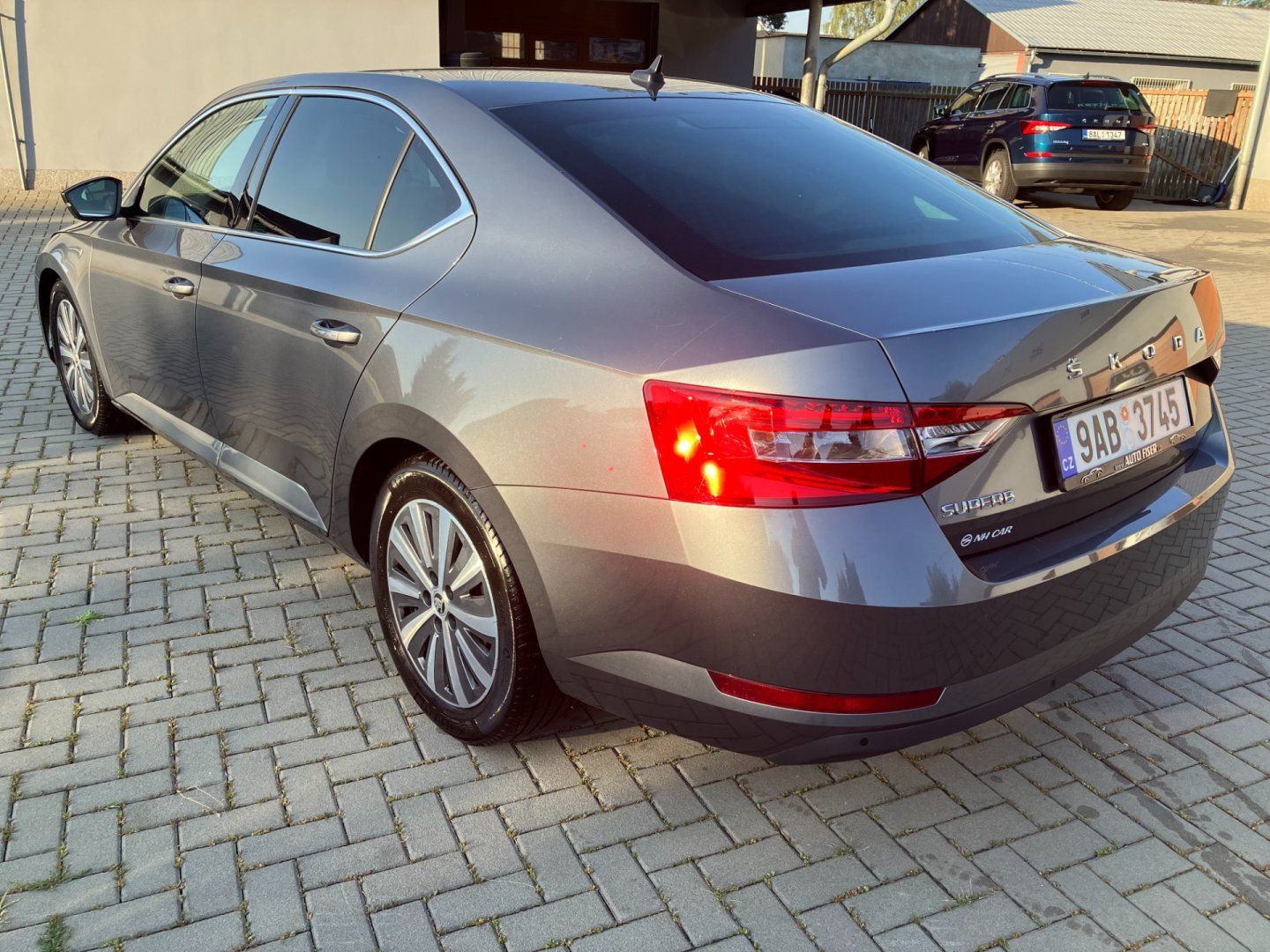 Škoda Superb, 2.0TDI 110kW DSG STYLE PLUS - fotka 5