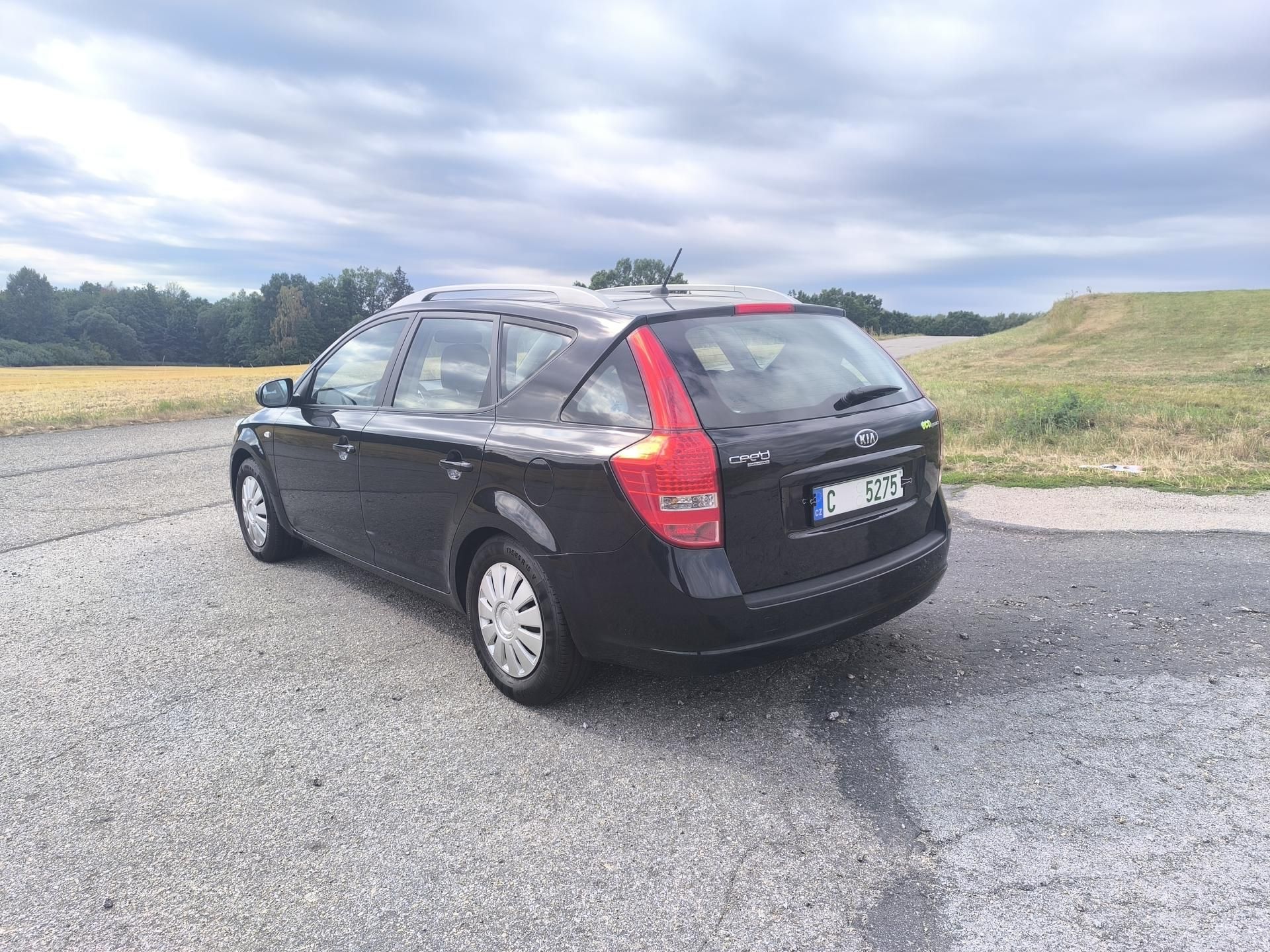 Kia Cee´d, 1.4 1.MAJITEL,SERVISNI KÍŽKA - fotka 5