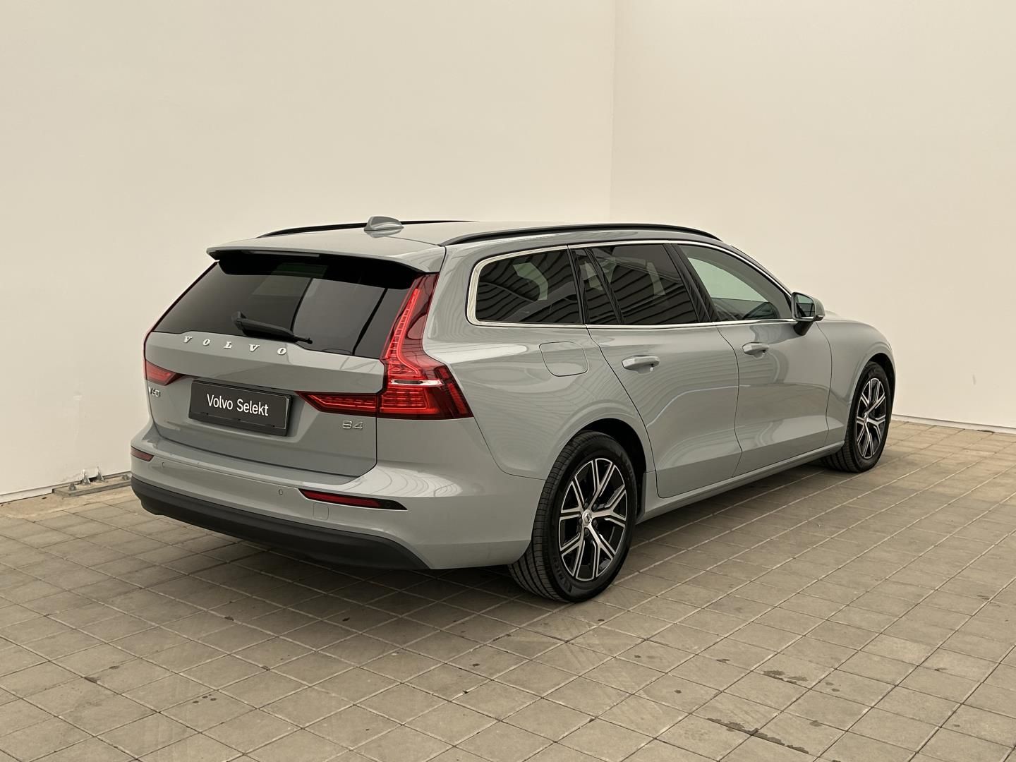 Volvo V60, 2.0B4 145kW Core - fotka 6