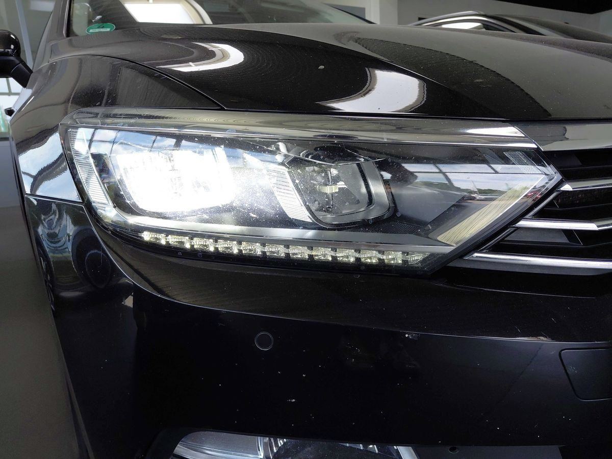 Volkswagen Passat, 2.0TDi 110KW 187tkm LED, TAŽNÉ - fotka 2