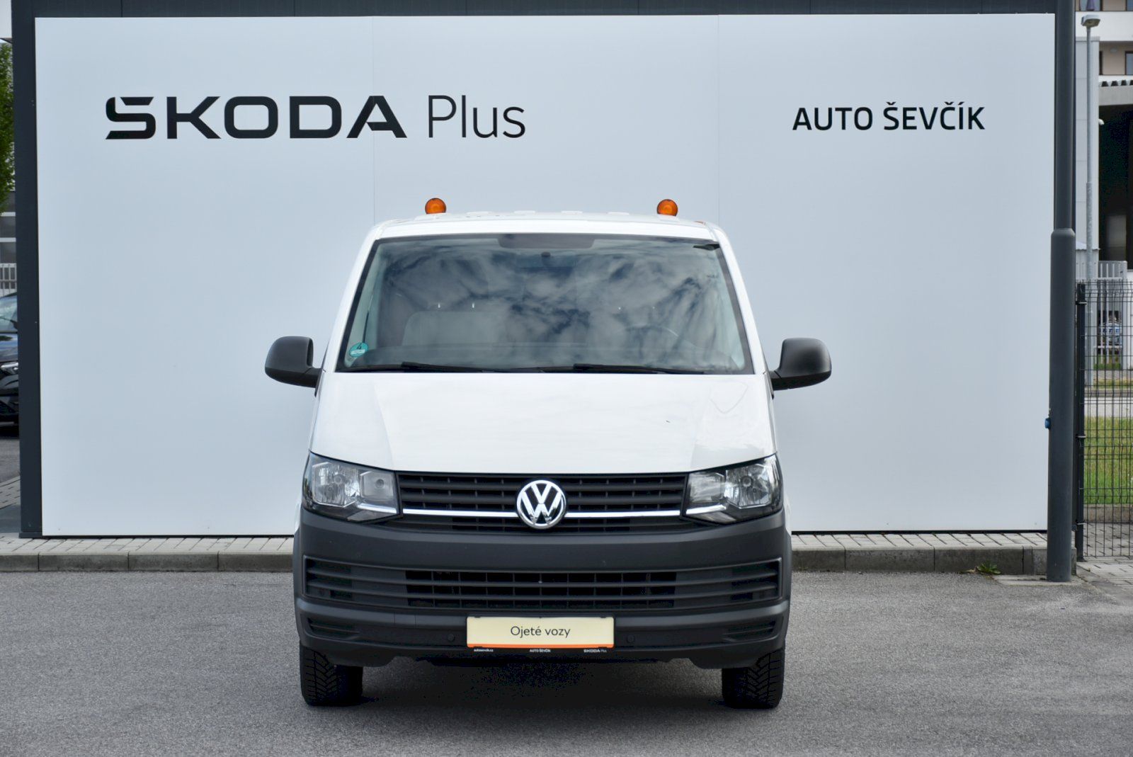 Volkswagen Transporter, 2.0 TDI 75kW 9 Míst - fotka 4