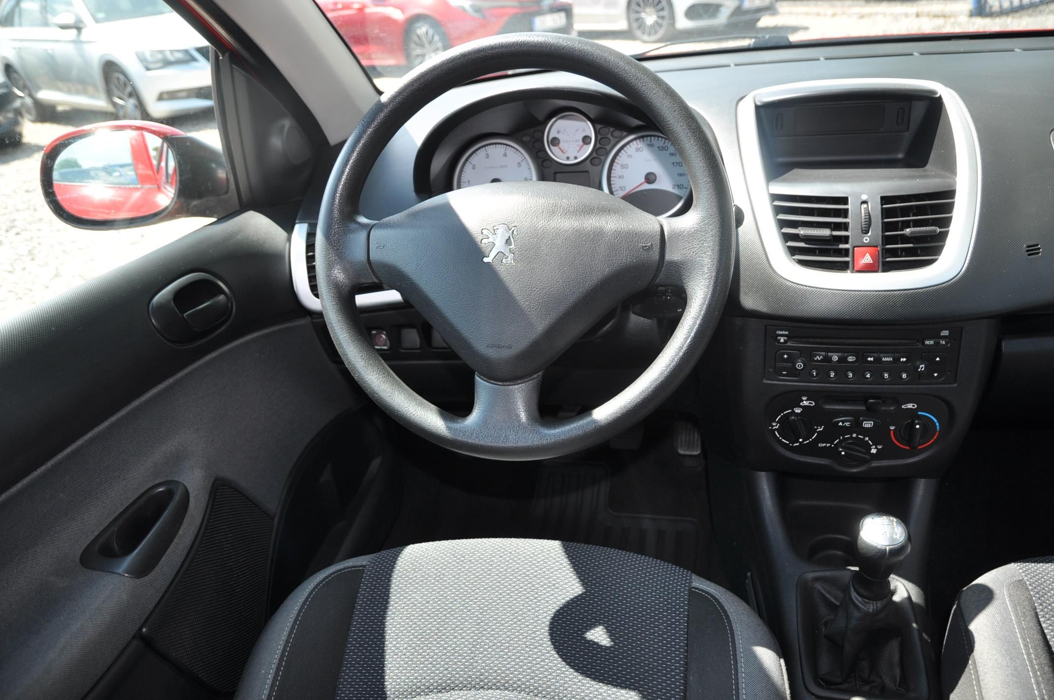 Peugeot 206, + 1.1i 44kW 5dv. Klima - fotka 5