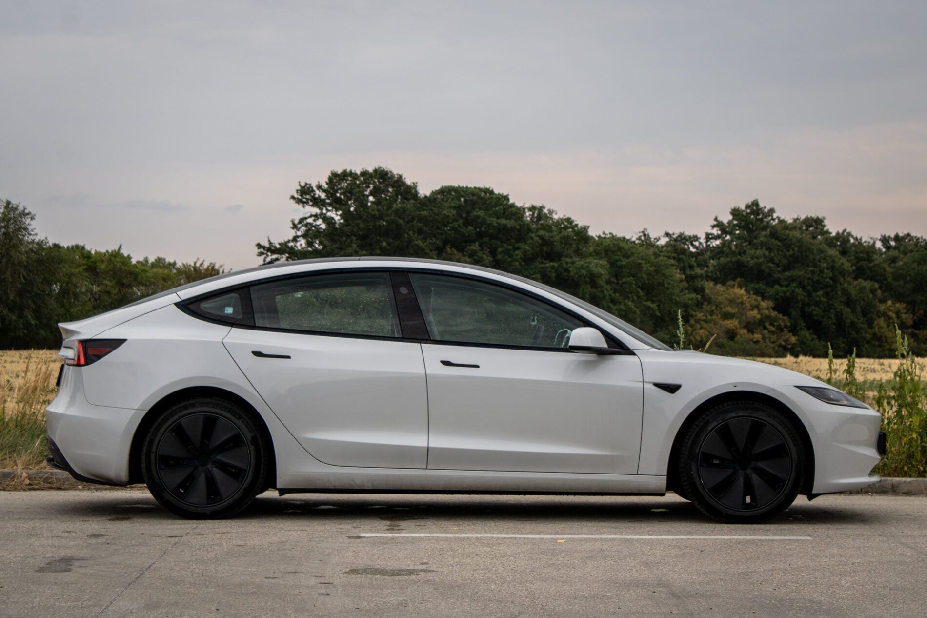 Tesla Model 3 - fotka 4