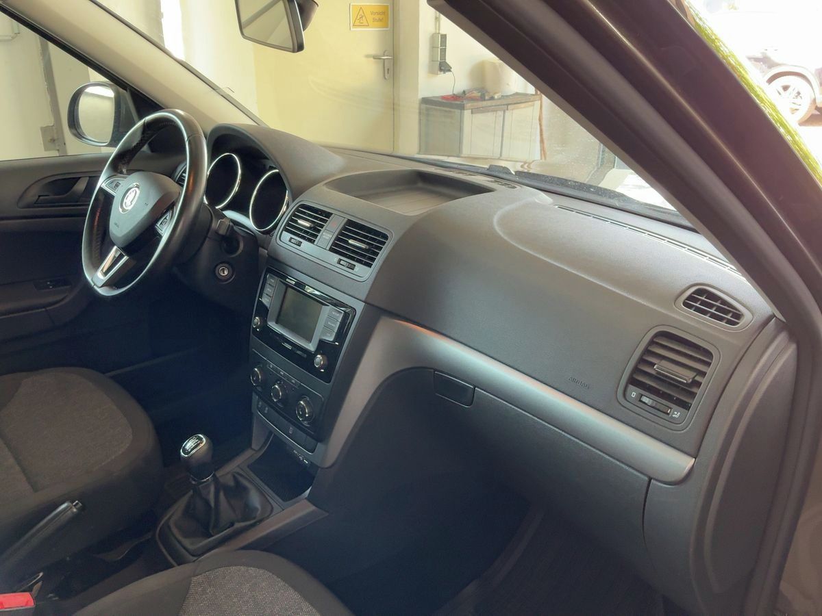 Škoda Yeti, 1.2Tsi 81KW VYHŘ. SED MF VOLAN - fotka 2