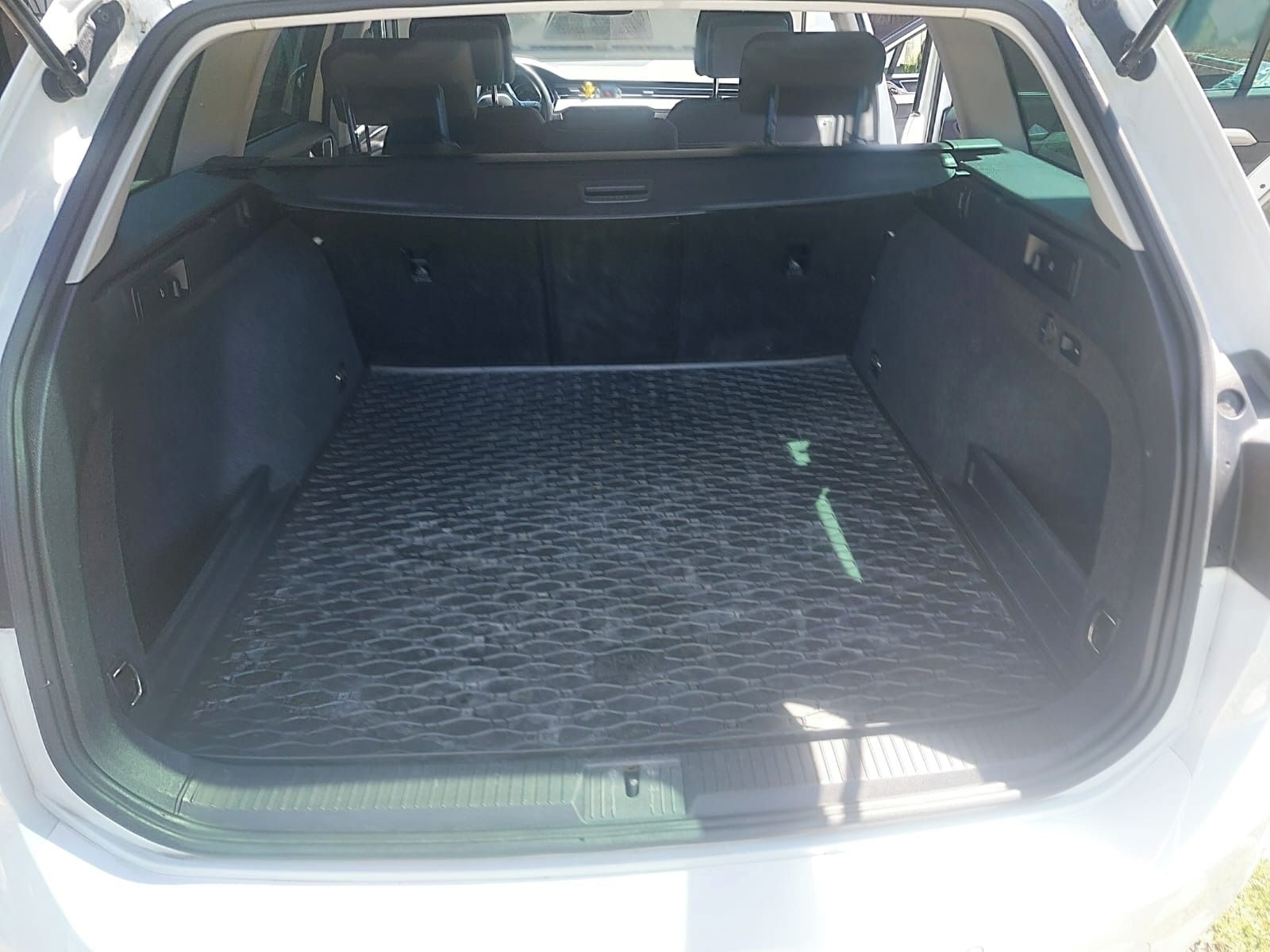 Volkswagen Passat, VW Passat 2,0 TDi - fotka 6