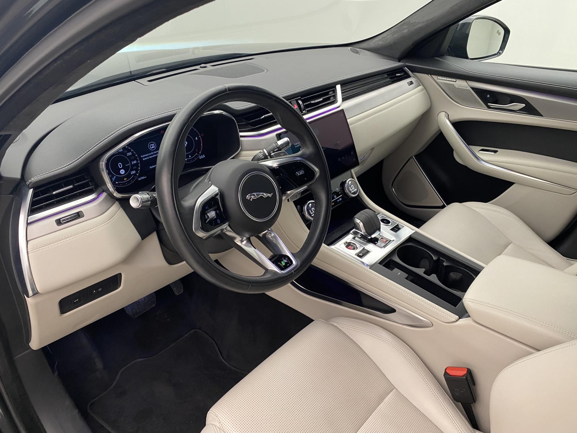 Jaguar F-Pace, D300 HSE AWD AUT CZ - fotka 4