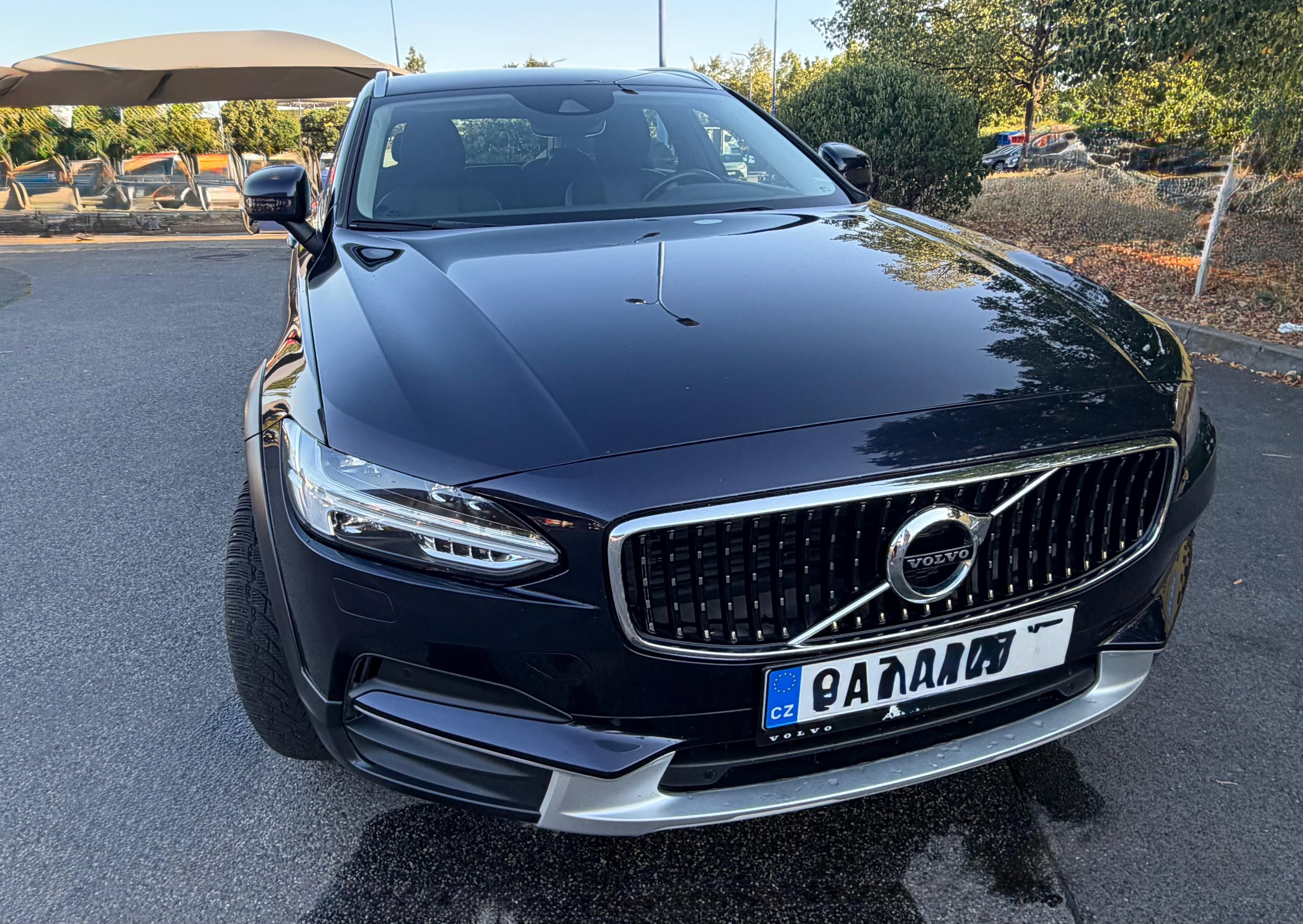 Volvo V90, Volvo V90 Cross Country