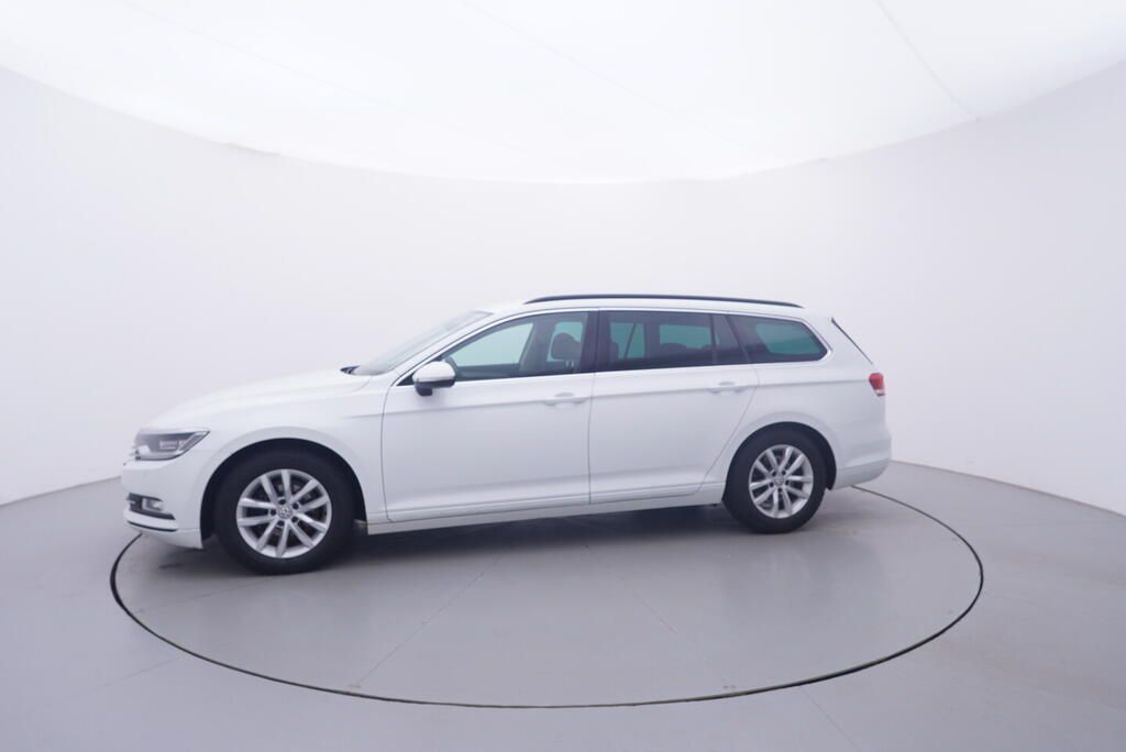 Volkswagen Passat, 2.0 TDI 110 kW - fotka 2