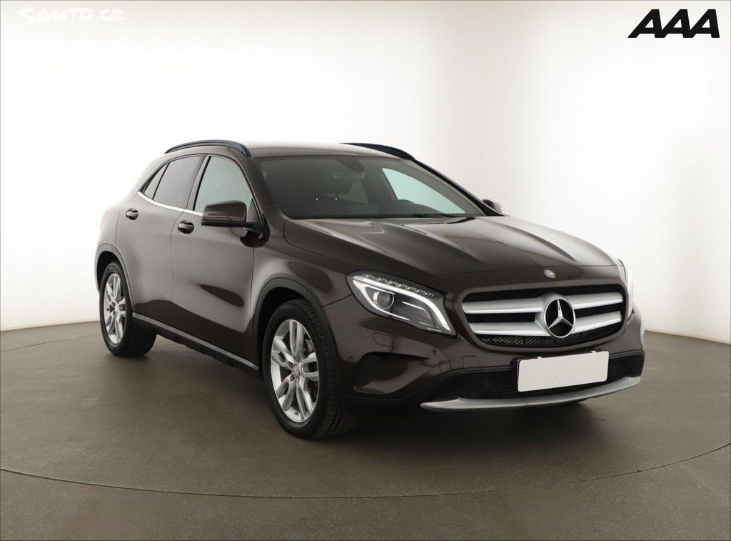Mercedes-Benz GLA, 220 d 4MATIC, NOVÁ CENA, 4X4