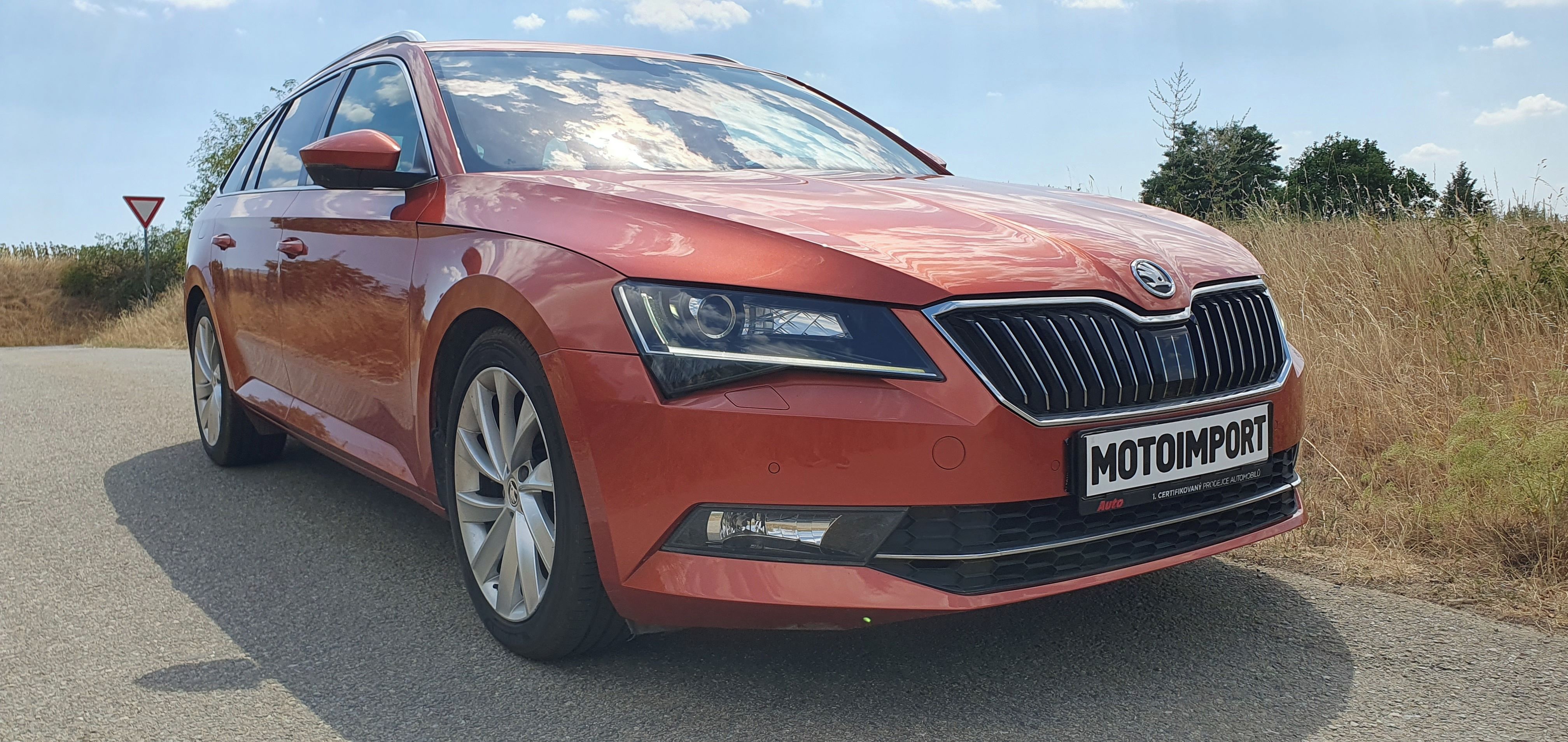Škoda Superb, 2.0 TDI 110 Kw Luxusní výbava - fotka 2