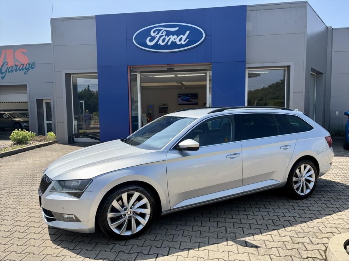 Škoda Superb, 2,0 TDI  Style Navi bi-Xenon - fotka 2