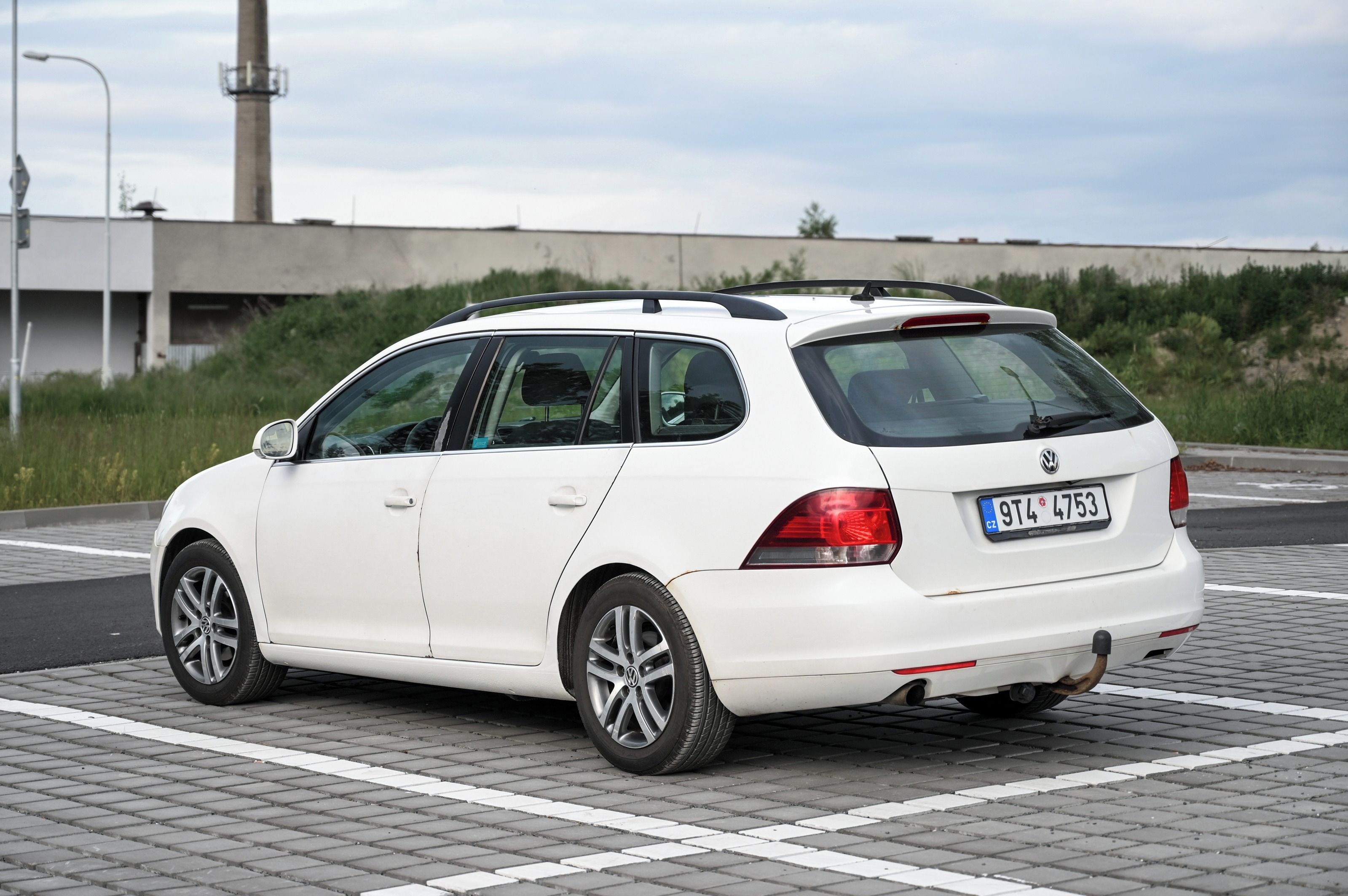 Volkswagen Golf, 1.6 TDI 77 kW, ALCANTRA, tažné - fotka 4