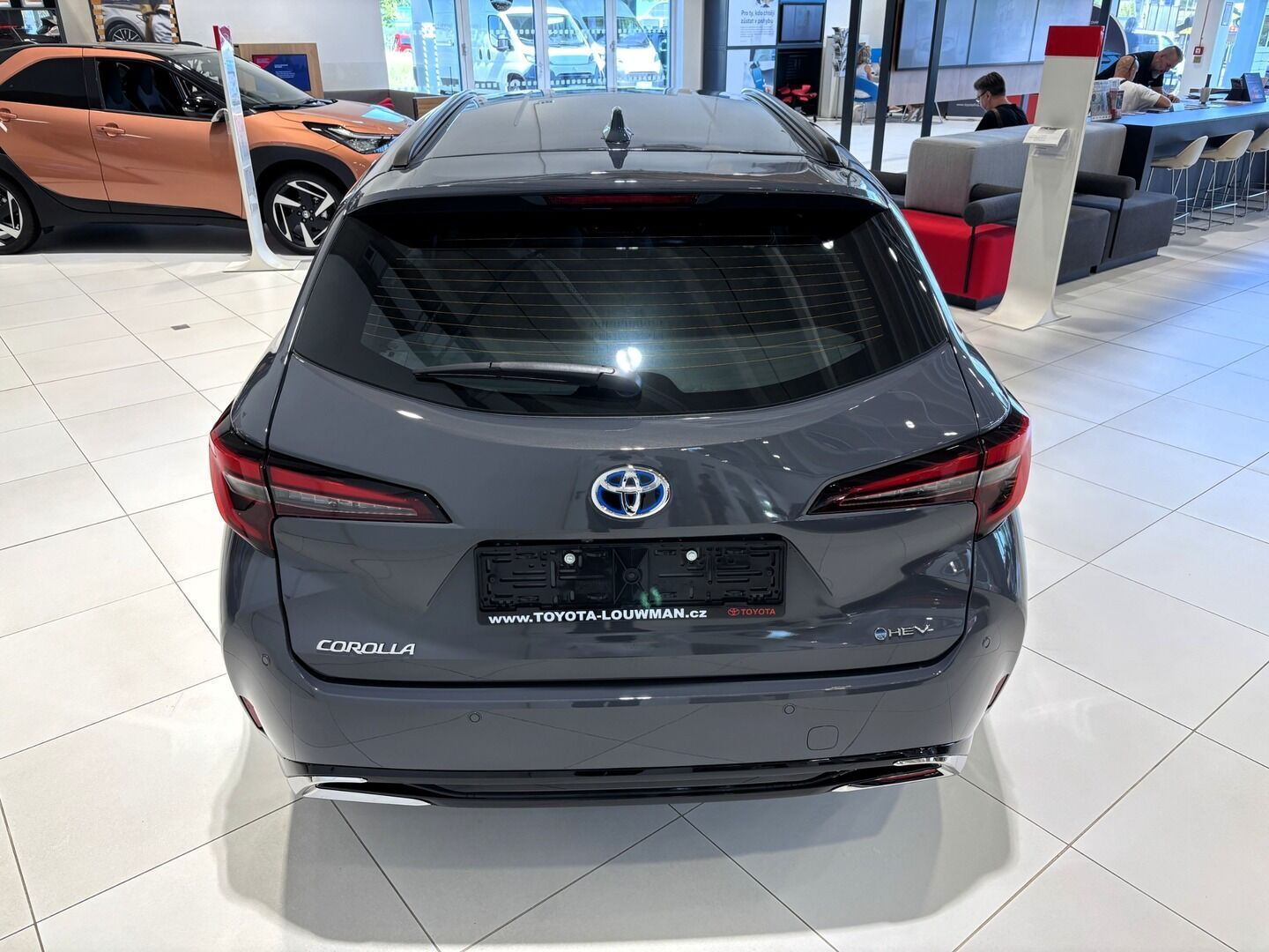 Toyota Corolla, 1,8   TS Comfort Tech HEV - fotka 6