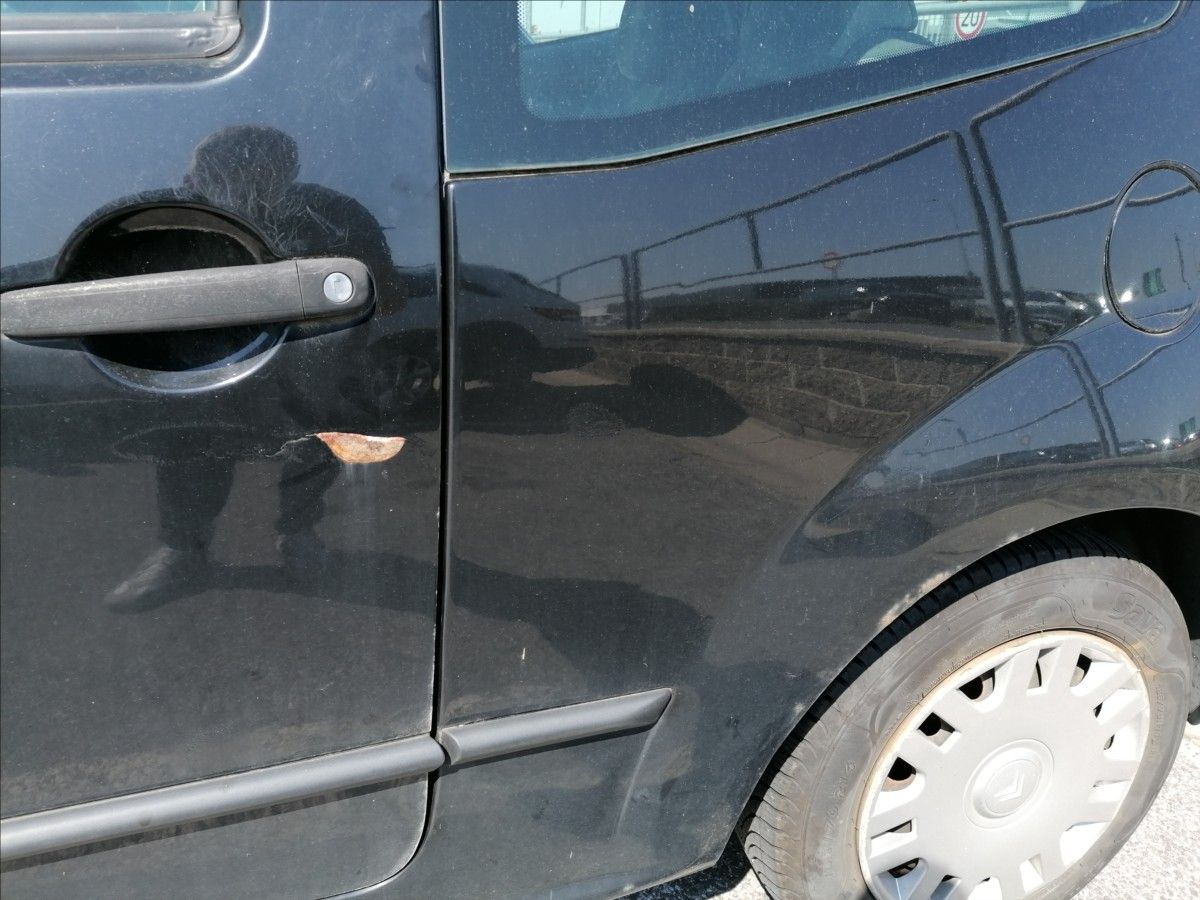 Citroën C2, 1,1 i 44kW - fotka 6
