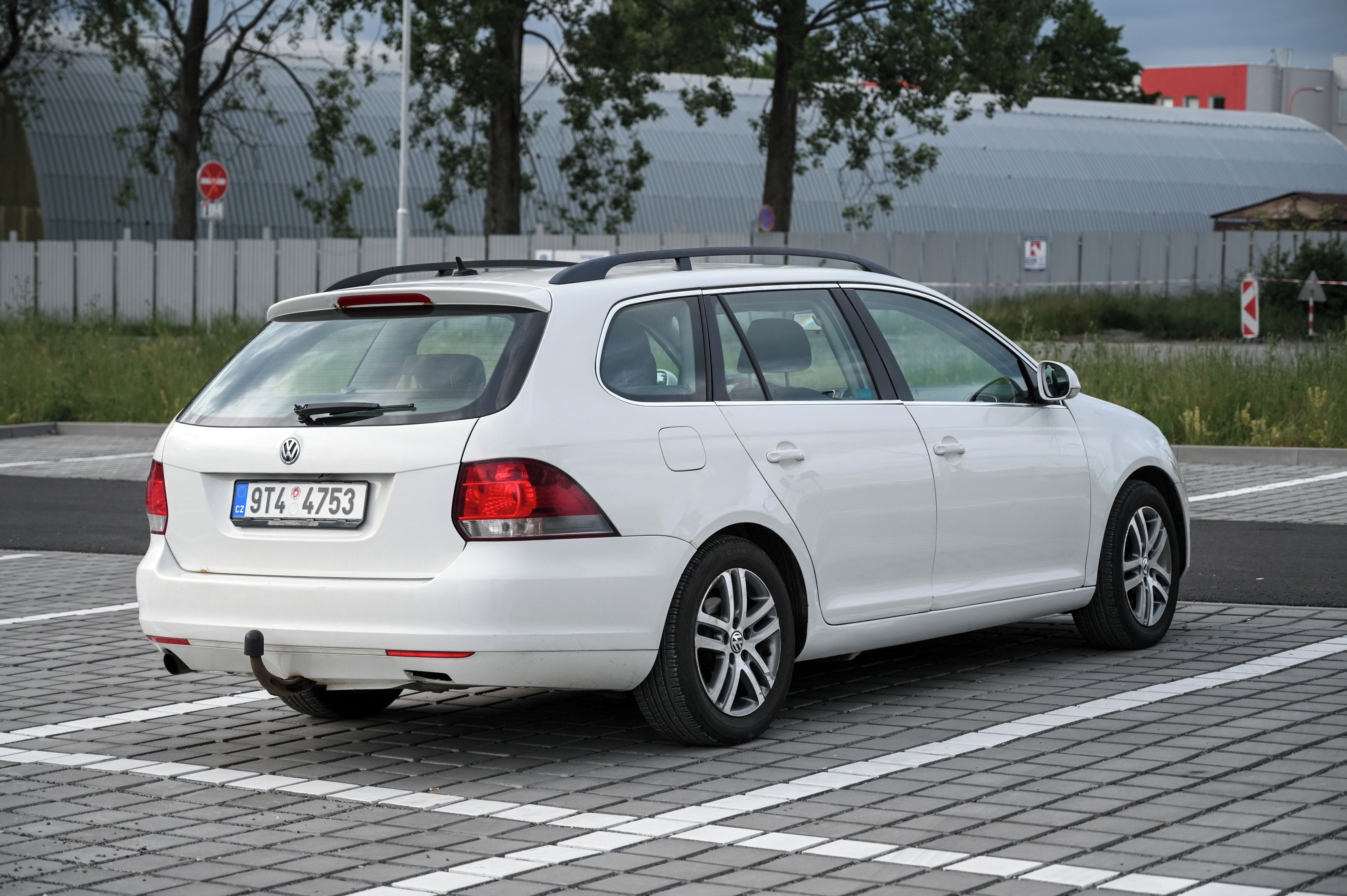 Volkswagen Golf, 1.6 TDI 77 kW, ALCANTRA, tažné - fotka 6
