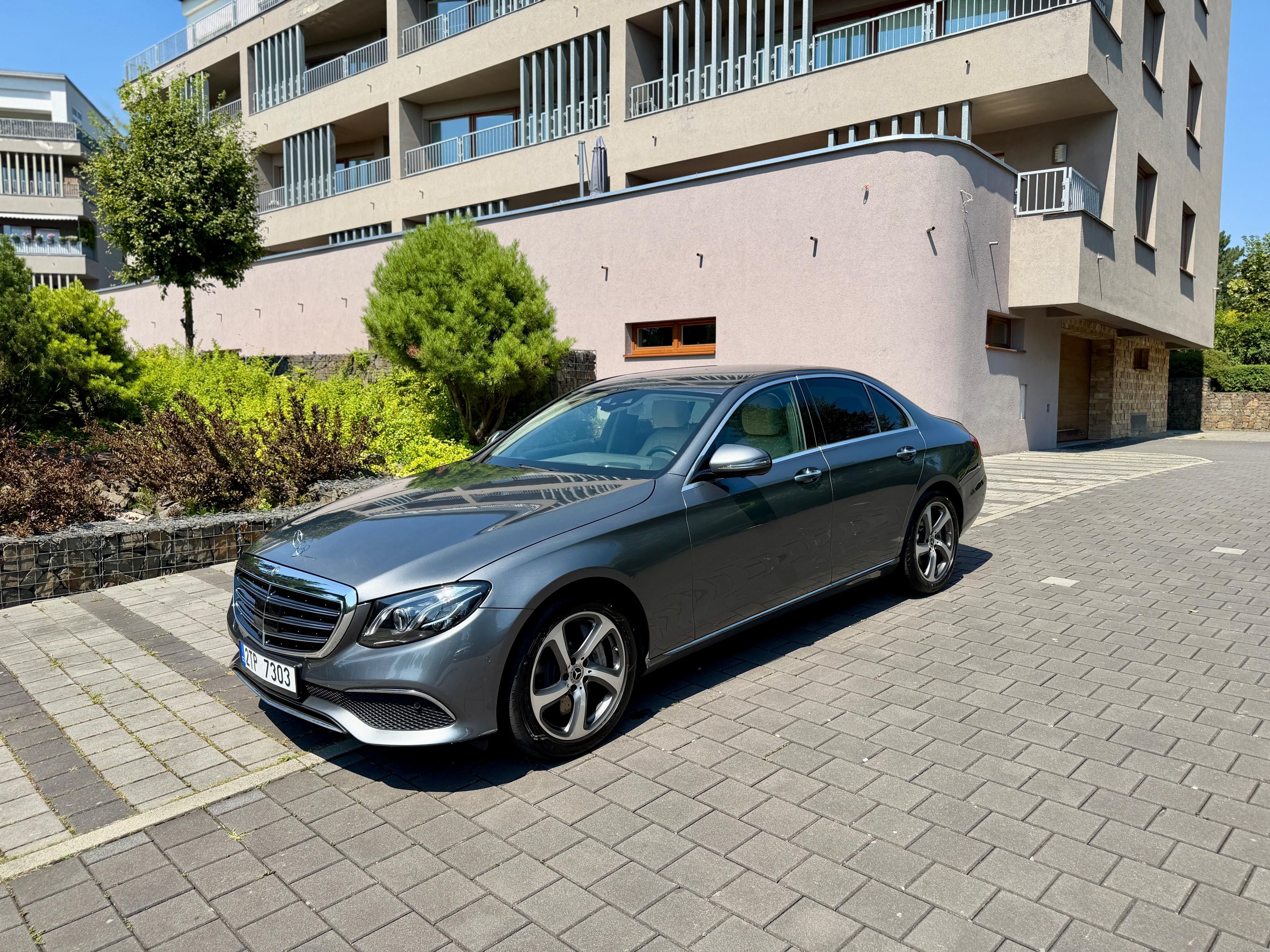 Mercedes-Benz Třídy E, 350 d 4MATIC, AIRMATIC, 9G-Tro - fotka 4