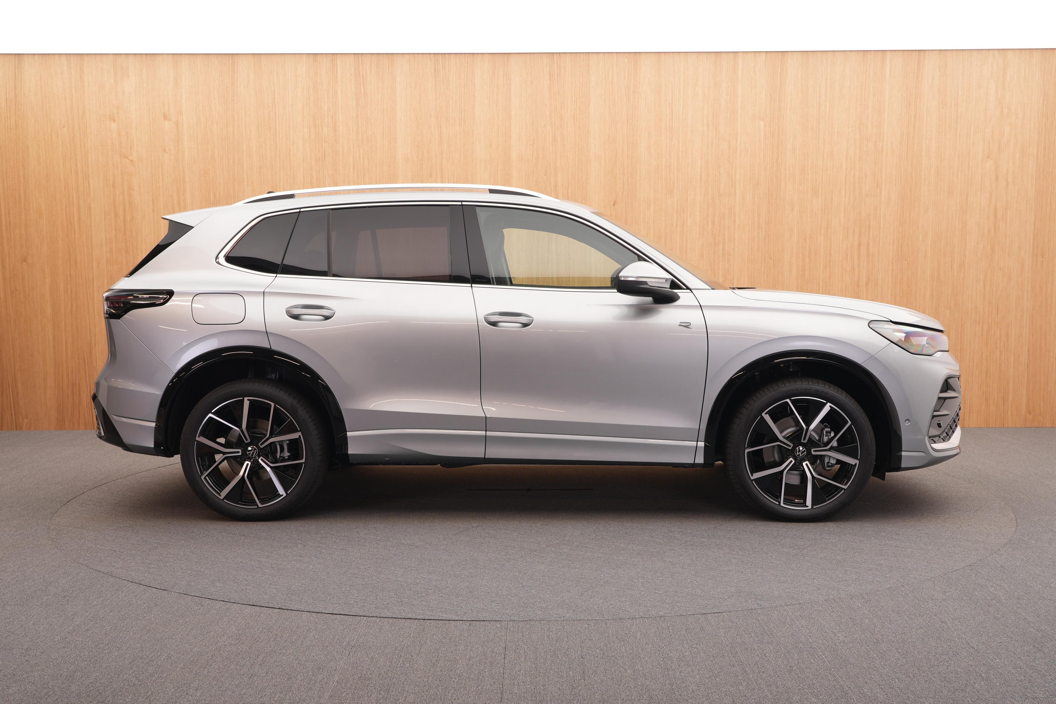 Volkswagen Tiguan, R-Line People Hybrid DSG - fotka 5