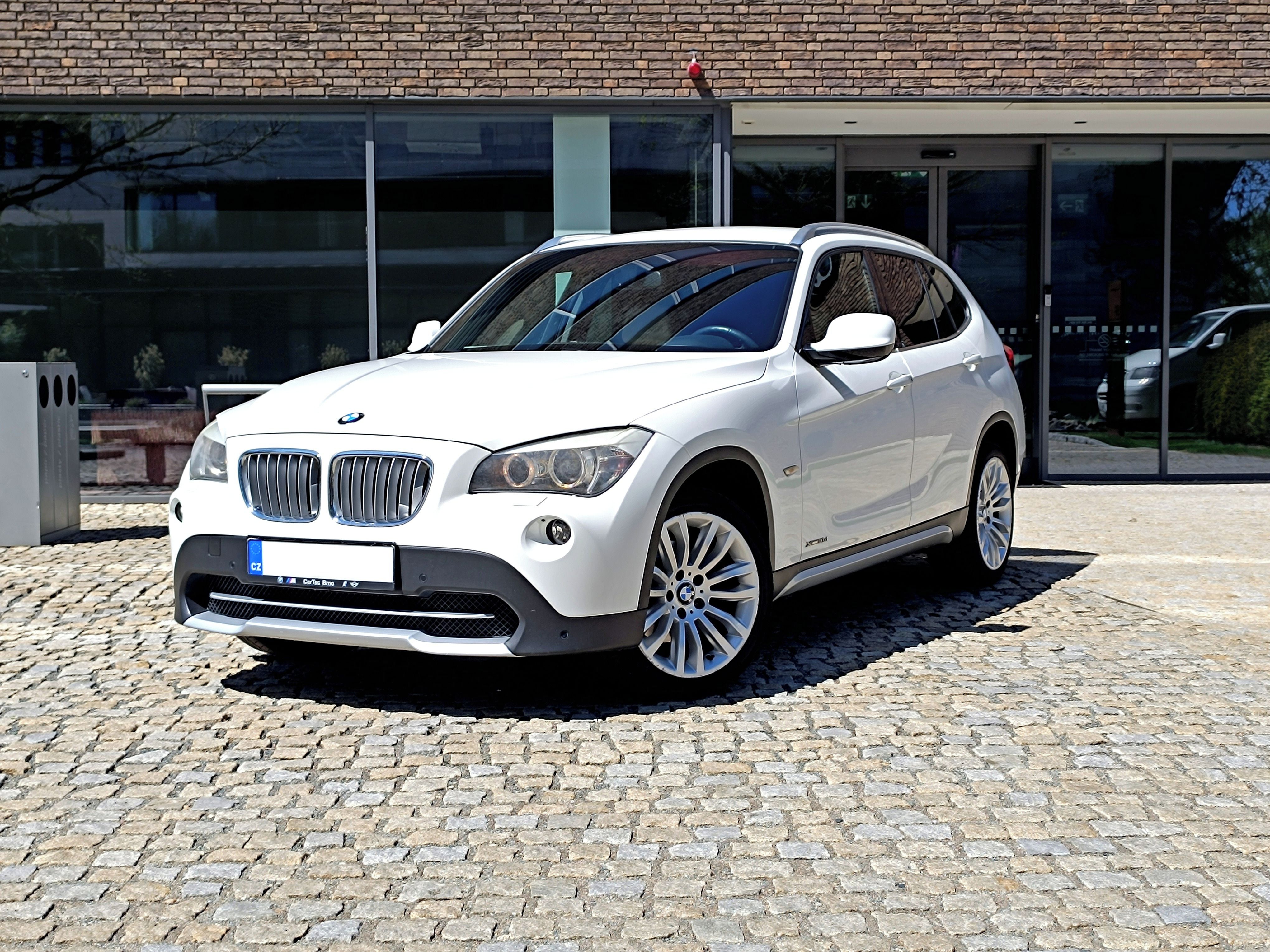 BMW X1, 18d xDrive Xline, Navi, Harman