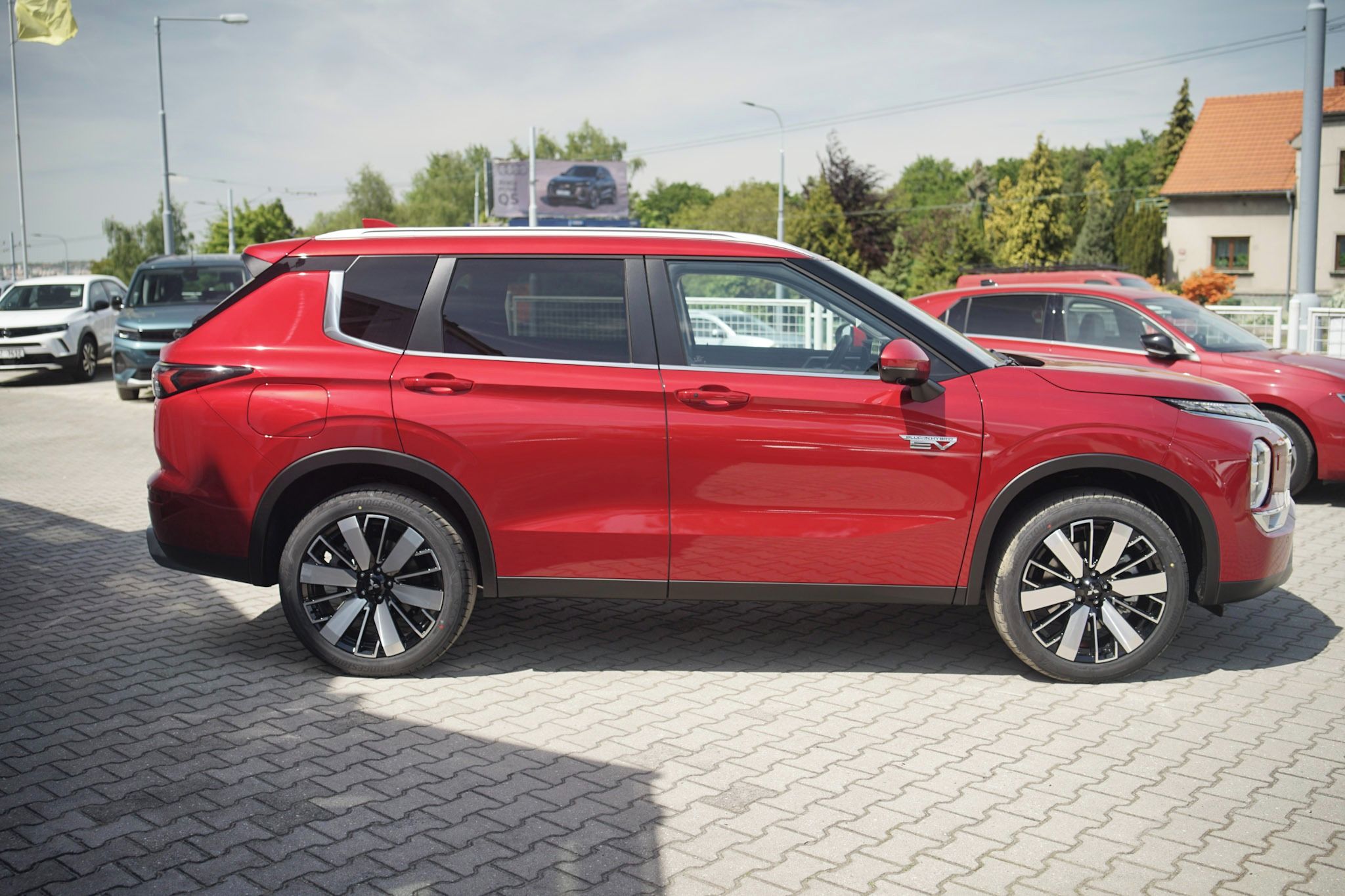 Mitsubishi Outlander, Intense 2,4 PHEV 225kW AT 4x4 - fotka 6
