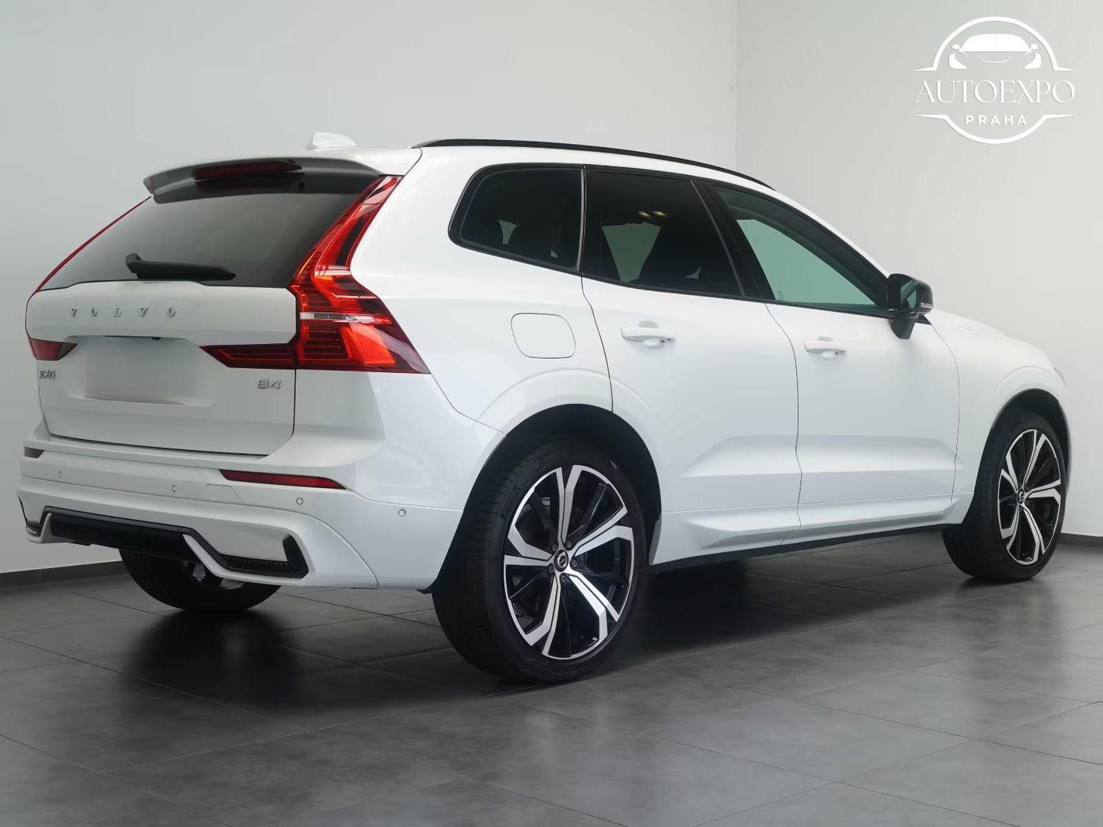Volvo XC60, B4 B Plus Dark*LED*PANORAMA - fotka 4