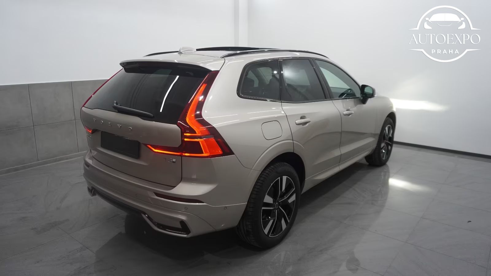 Volvo XC60, T6 Dark Facelift*Panorama - fotka 6