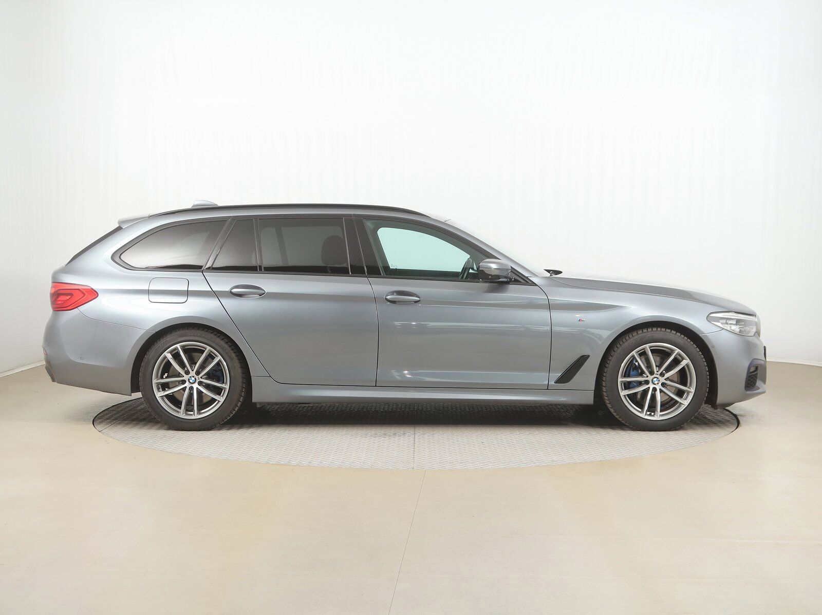 BMW Řada 5, 530i xDrive, 4X4, Automat, ČR - fotka 6