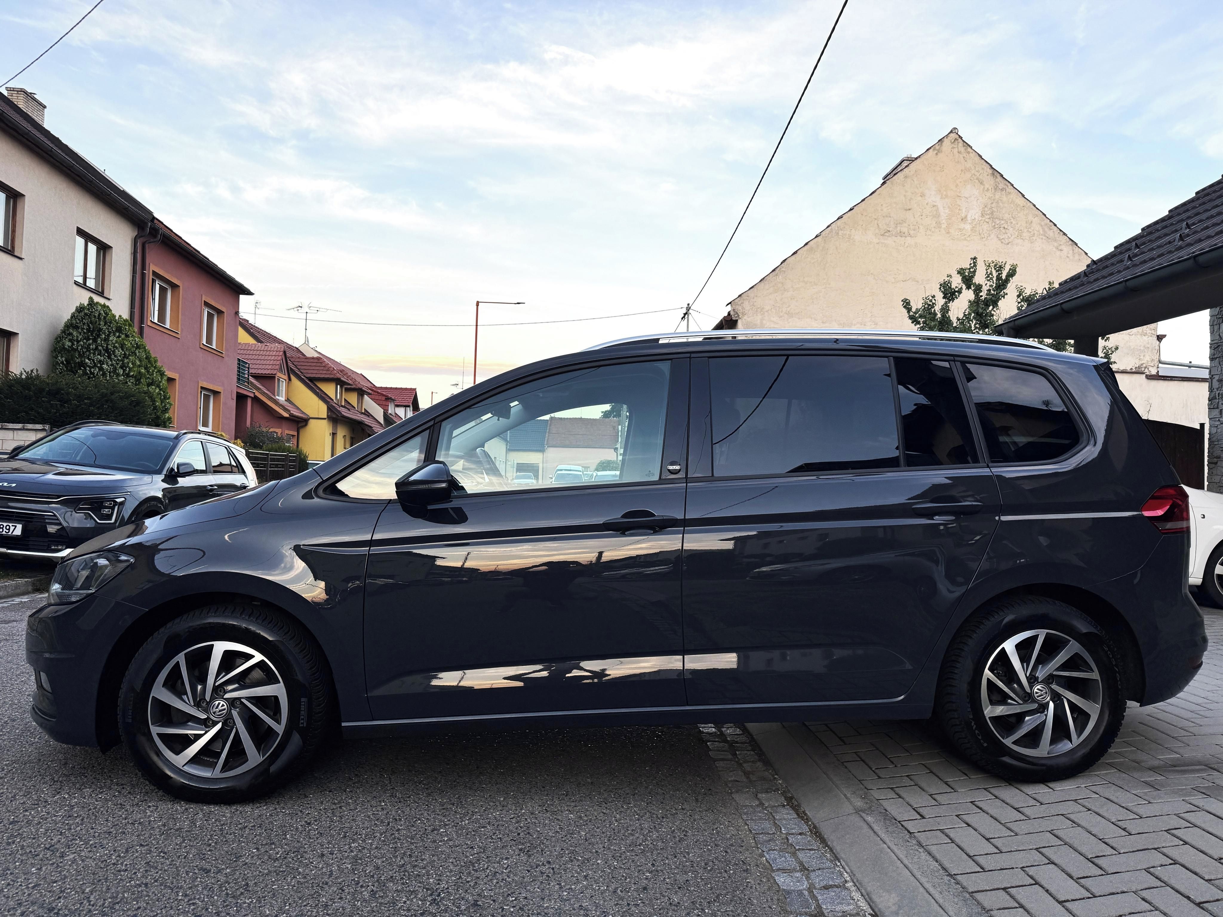 Volkswagen Touran, TOURAN 1.2TSI 7-MÍST,NAVI,ACC, - fotka 4