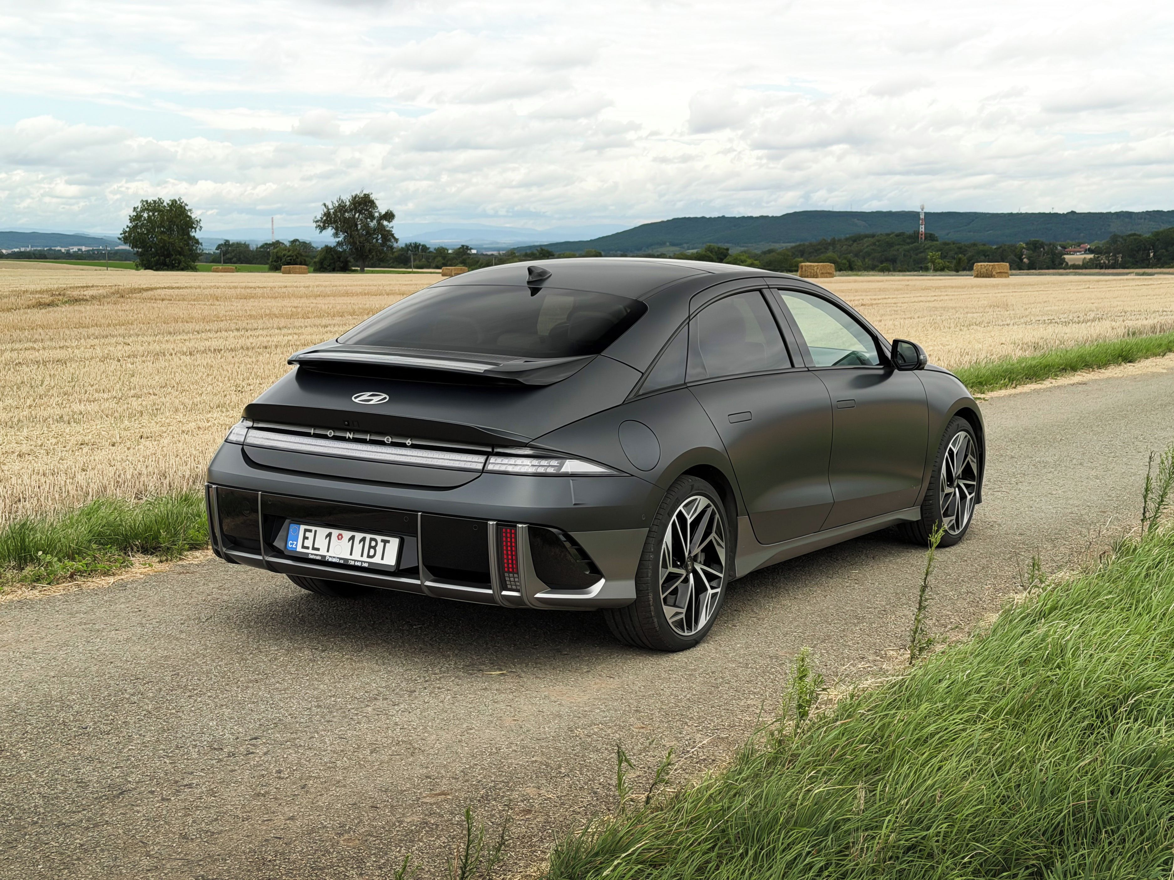 Hyundai Ioniq - fotka 4