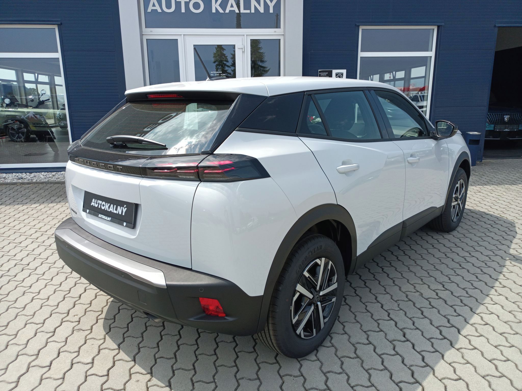 Peugeot 2008, STYLE PureTech 100 S&S MAN6 - fotka 4