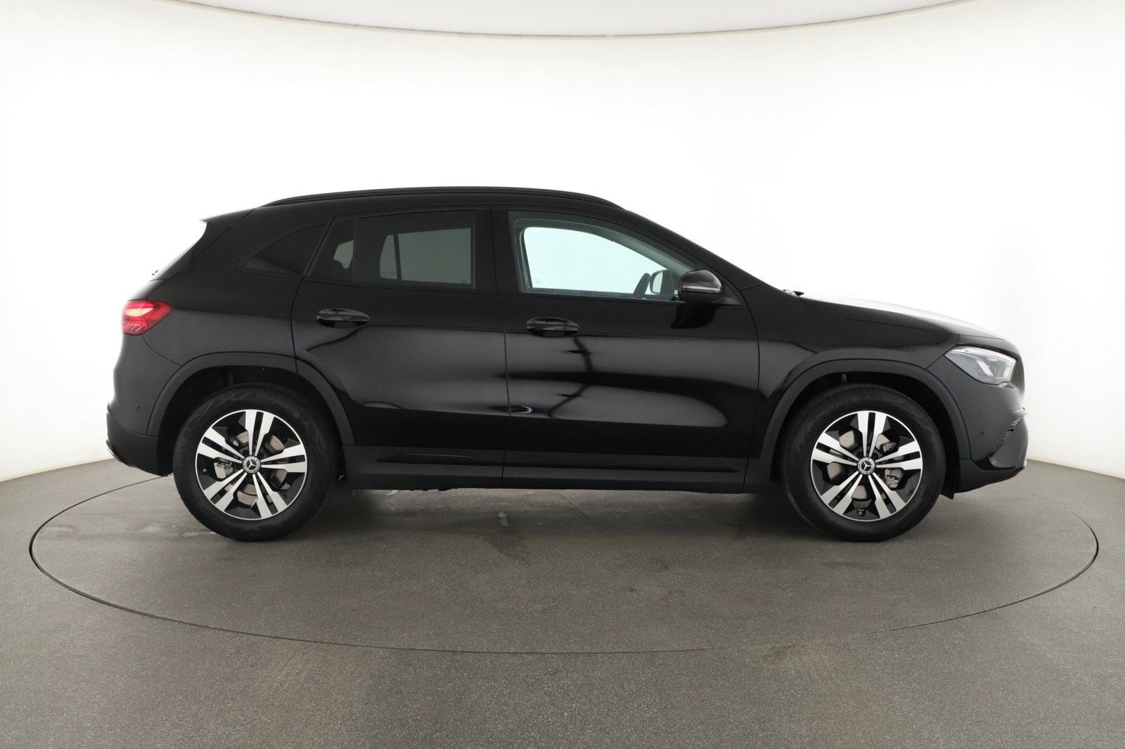 Mercedes-Benz GLA, 200, PROGRESSIVE, DPH, KAMERA - fotka 6