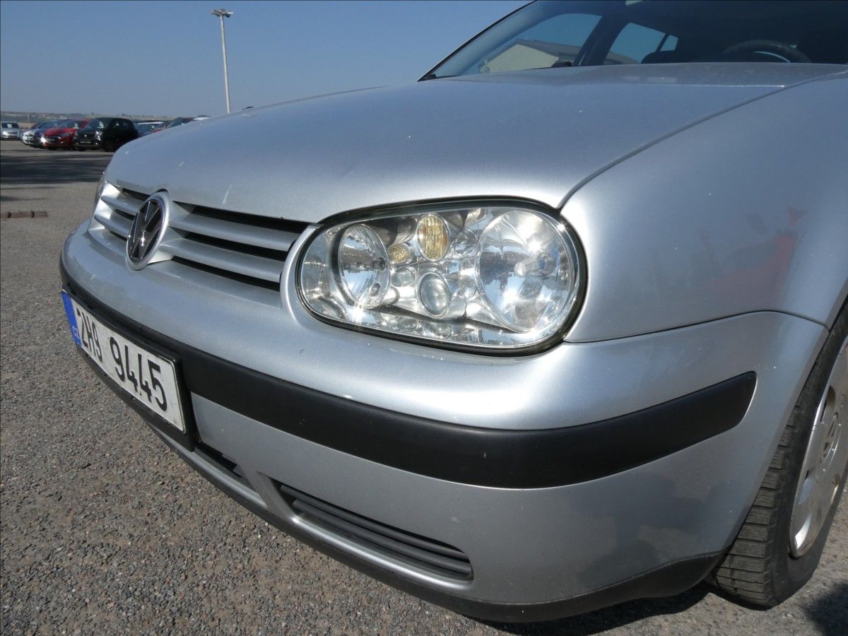 Volkswagen Golf, 1,9 TDi 74kW EDITION - fotka 4